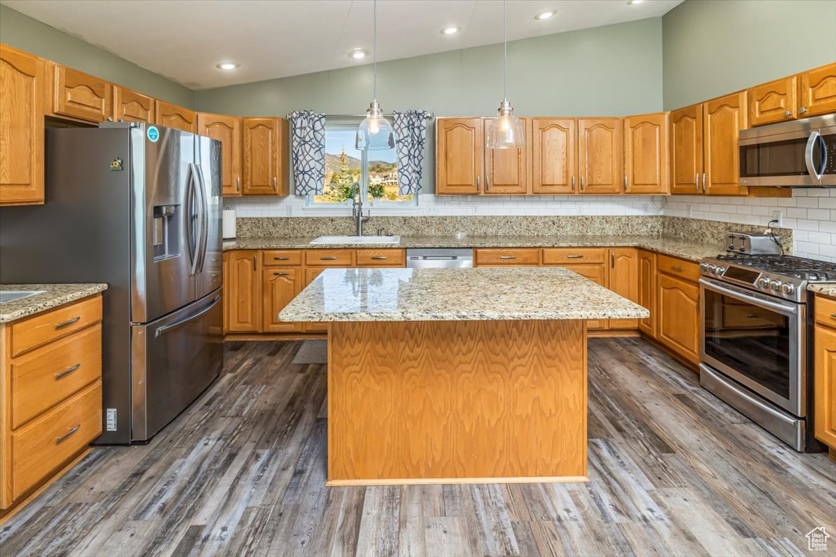 THUNDER CANYON ESTATES - Residential