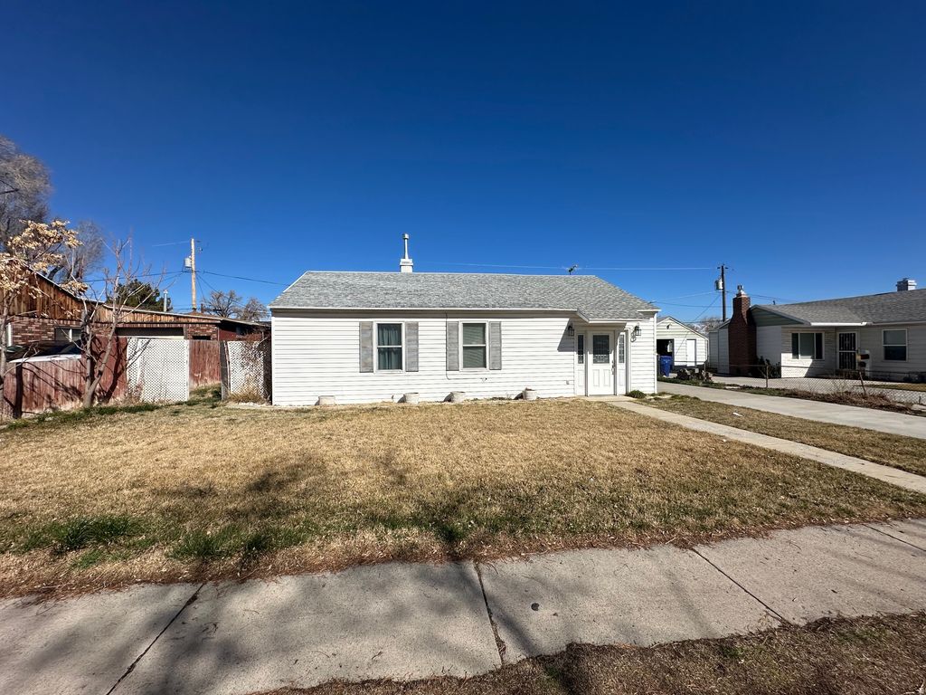 Photo of 4330 W 5570 S, Kearns, UT 84118 (MLS # 2140827)