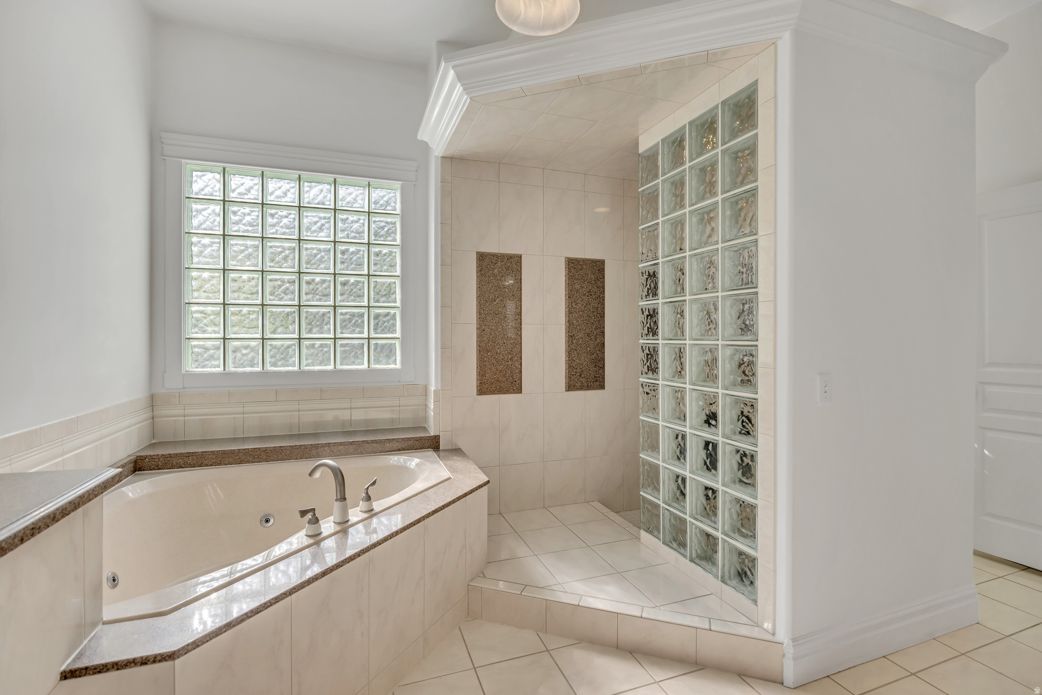 HERITAGE HILLS - Residential