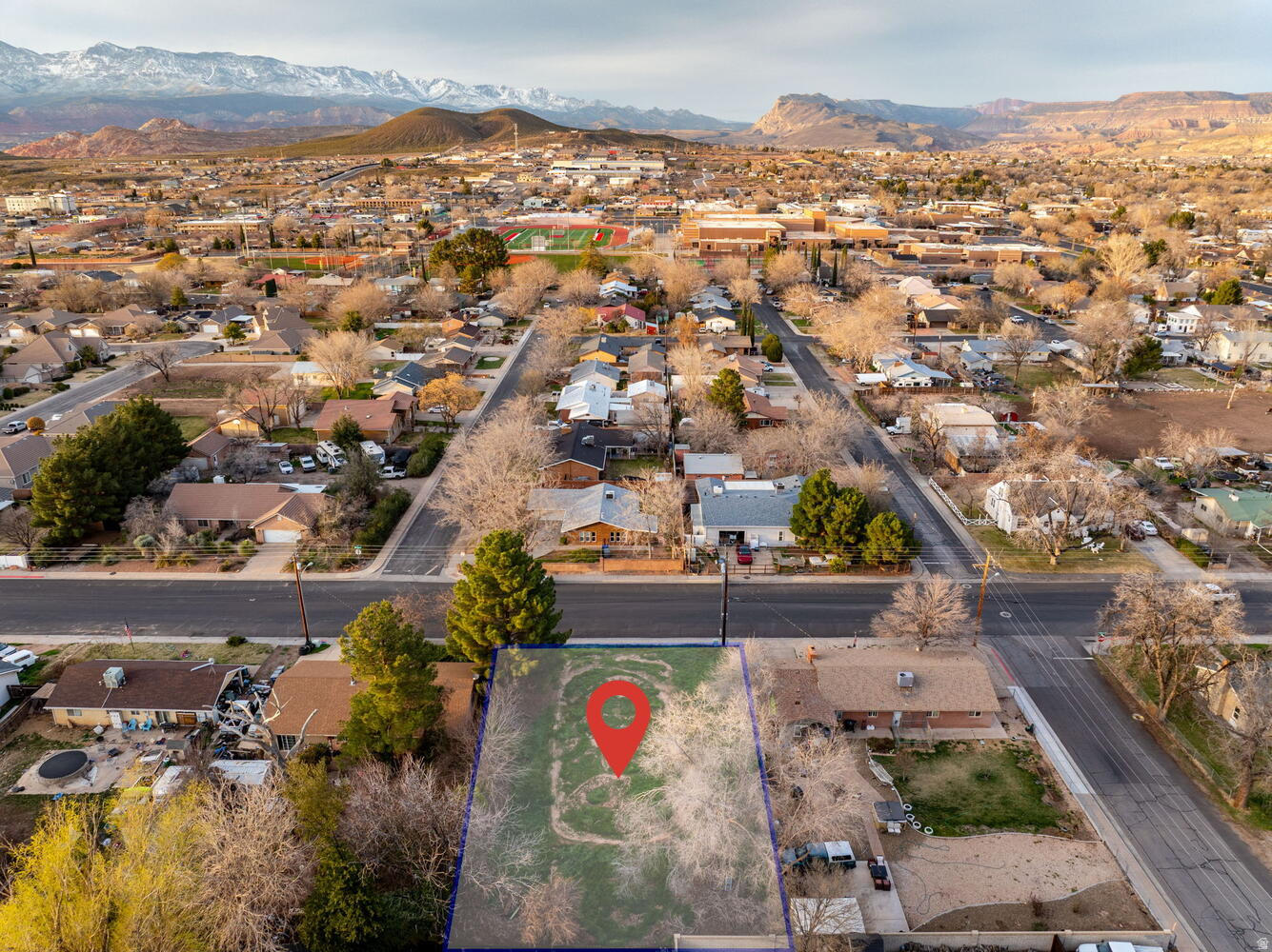 Main image without alt text