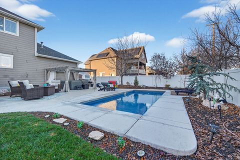 Tiny photo for 84 N 3225 W, Layton, UT 84041 (MLS # 2124676)