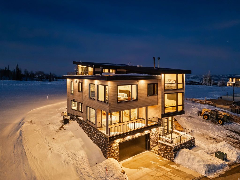 Photo of 8526 E OVERLOOK DR, Eden, UT 84310 (MLS # 2130311)