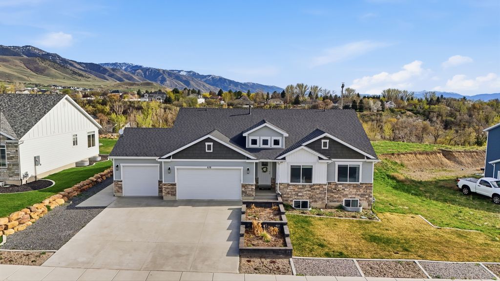 Photo of 638 E CANYON RIM RD, Smithfield, UT 84335 (MLS # 2147110)