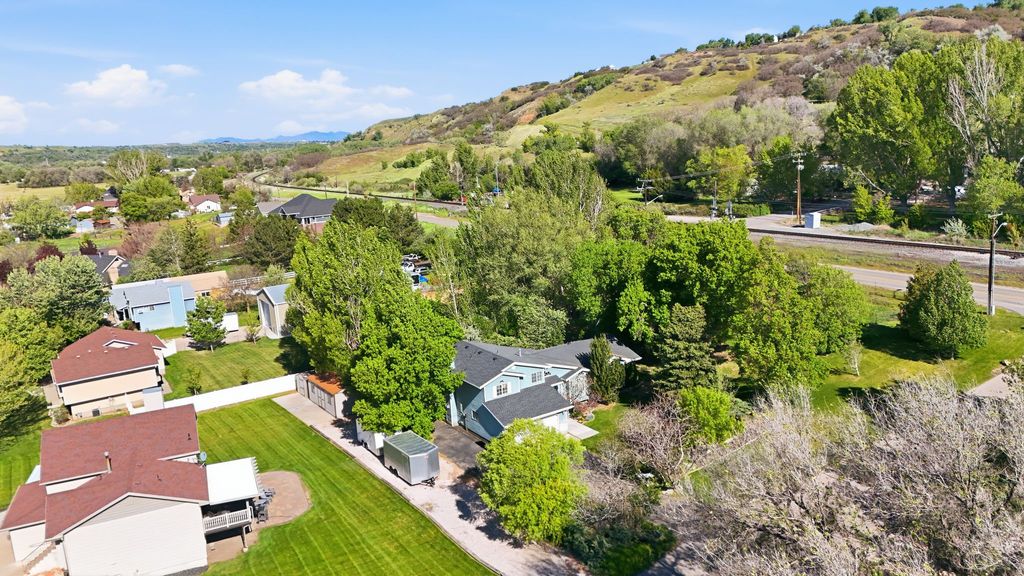 Photo of 6621 S 1540 E, Uintah, UT 84405 (MLS # 2156319)