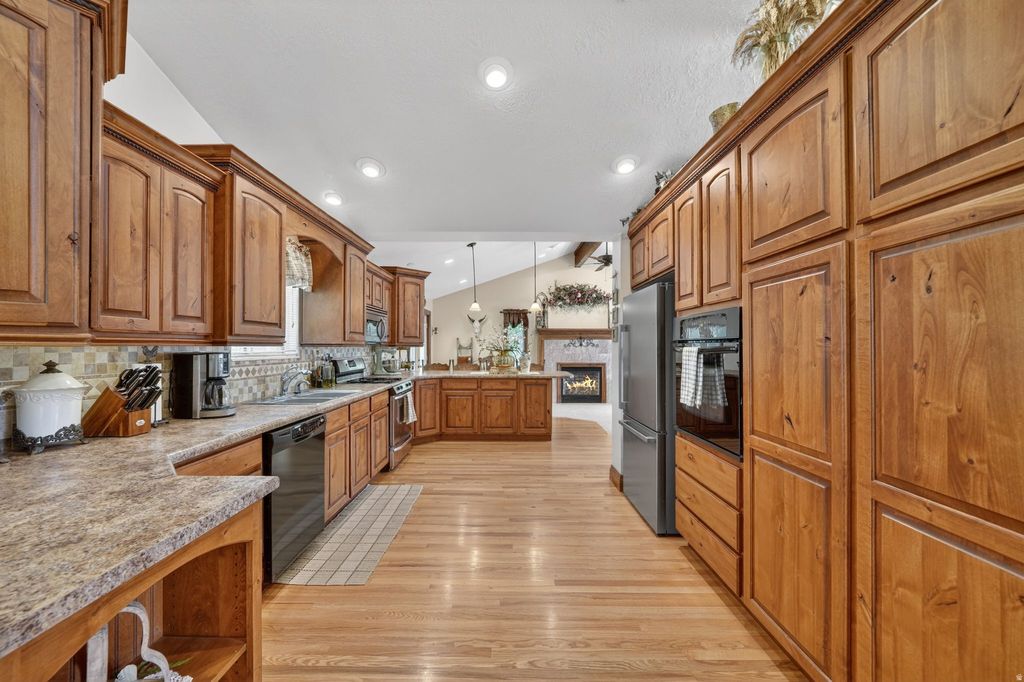 Photo of 6621 S 1540 E, Uintah, UT 84405 (MLS # 2156319)