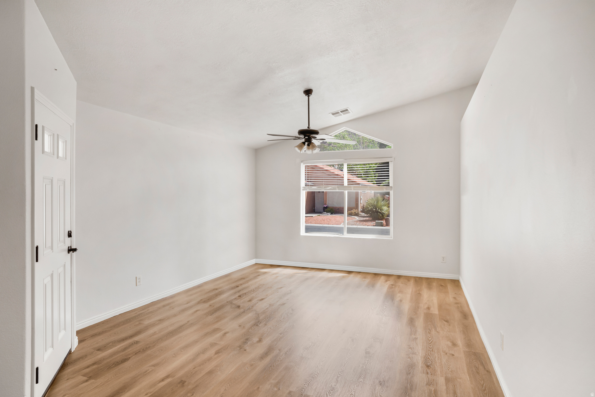 SHADOW CANYON - Residential