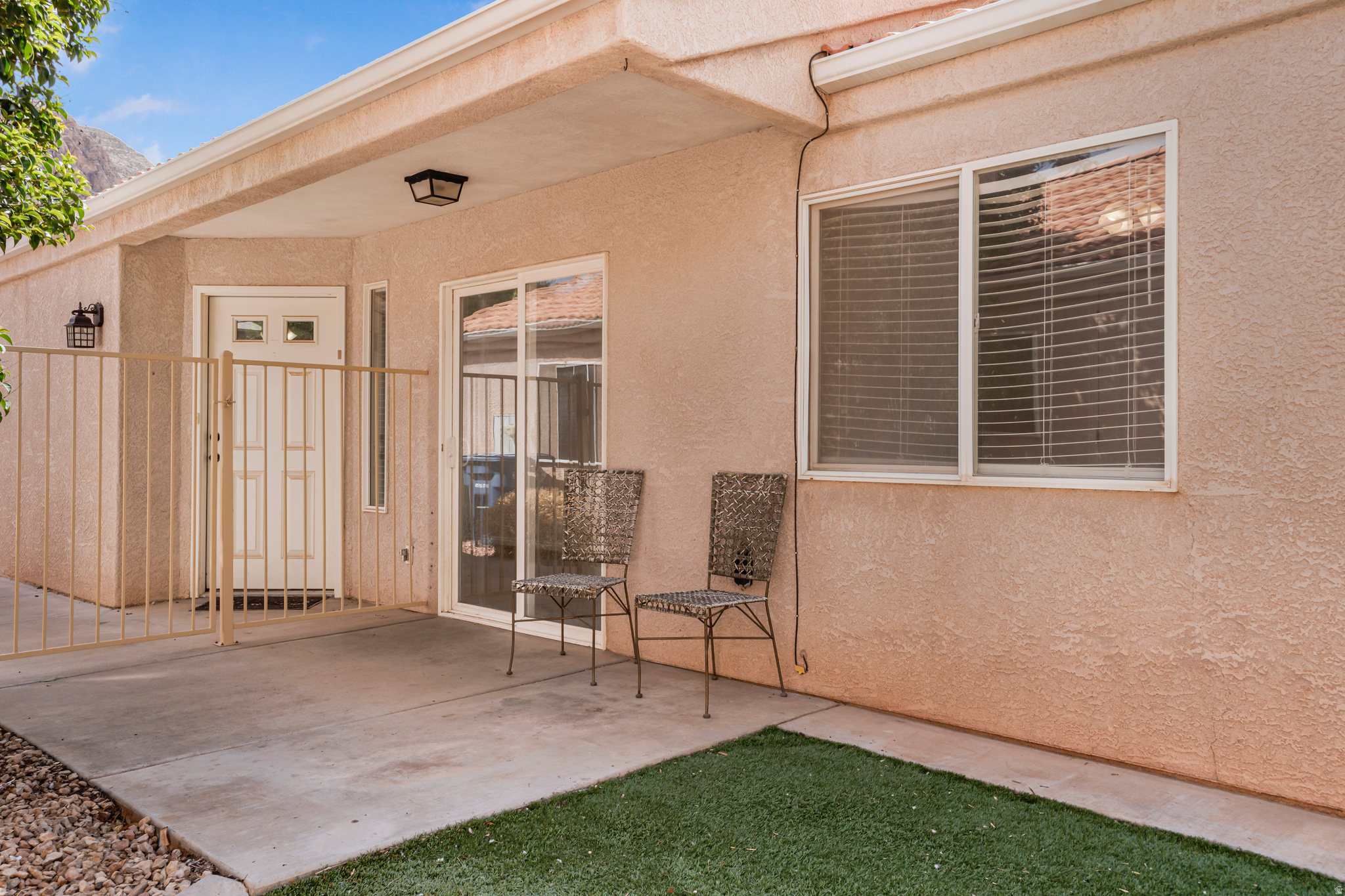 SHADOW CANYON - Residential