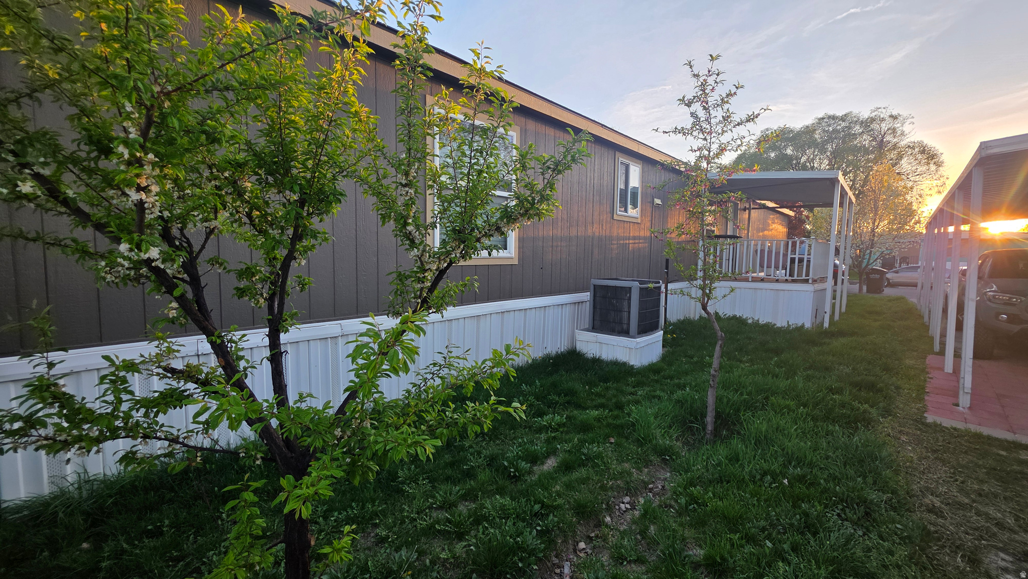 RIVERSIDE COMMUNITY - Residential