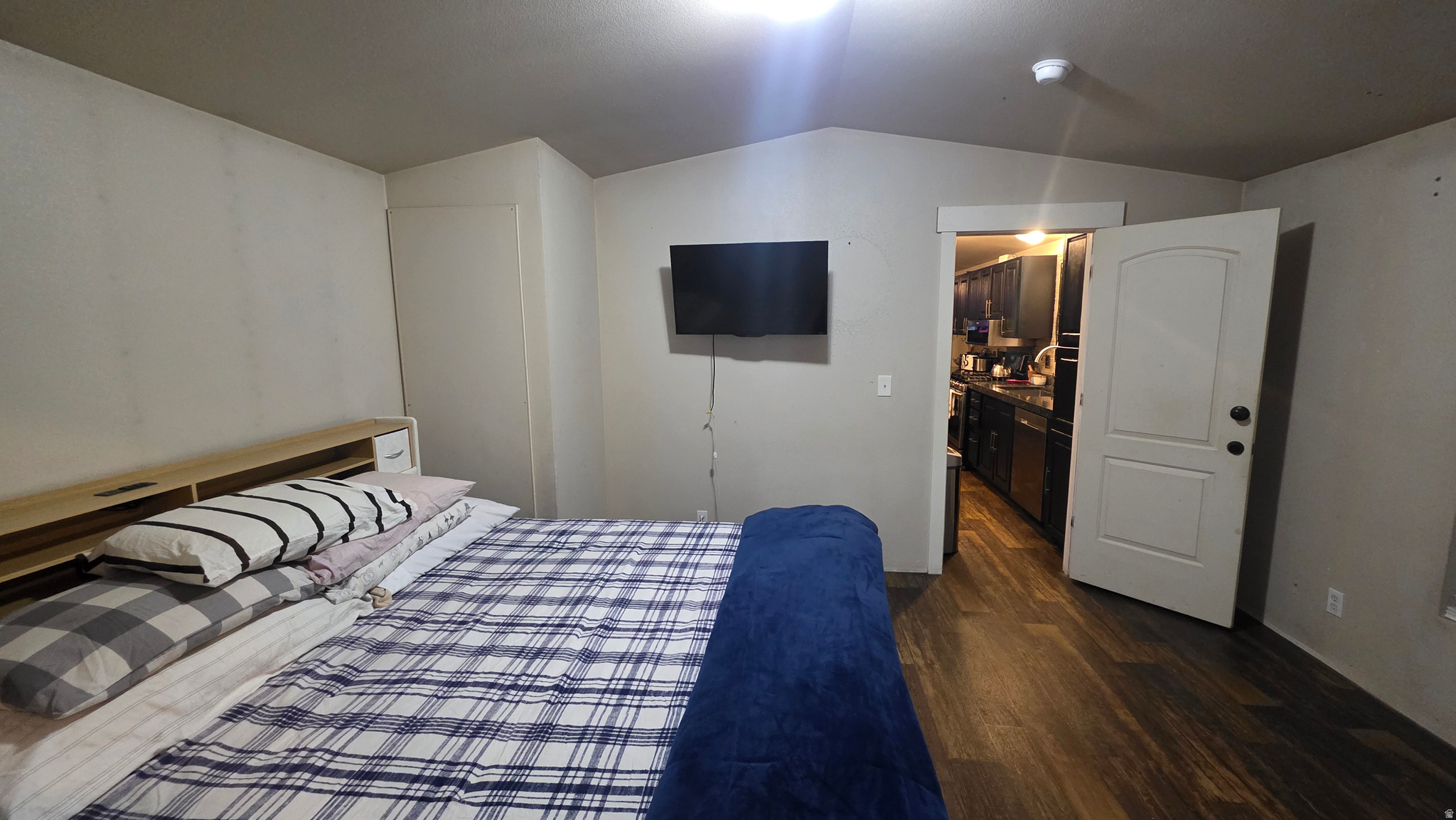 RIVERSIDE COMMUNITY - Residential