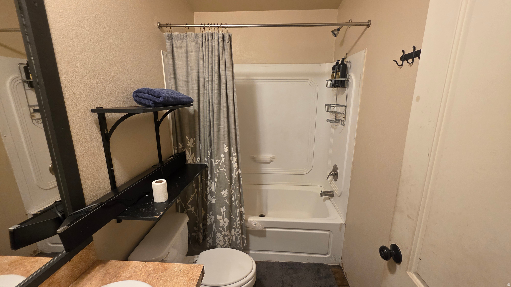 RIVERSIDE COMMUNITY - Residential