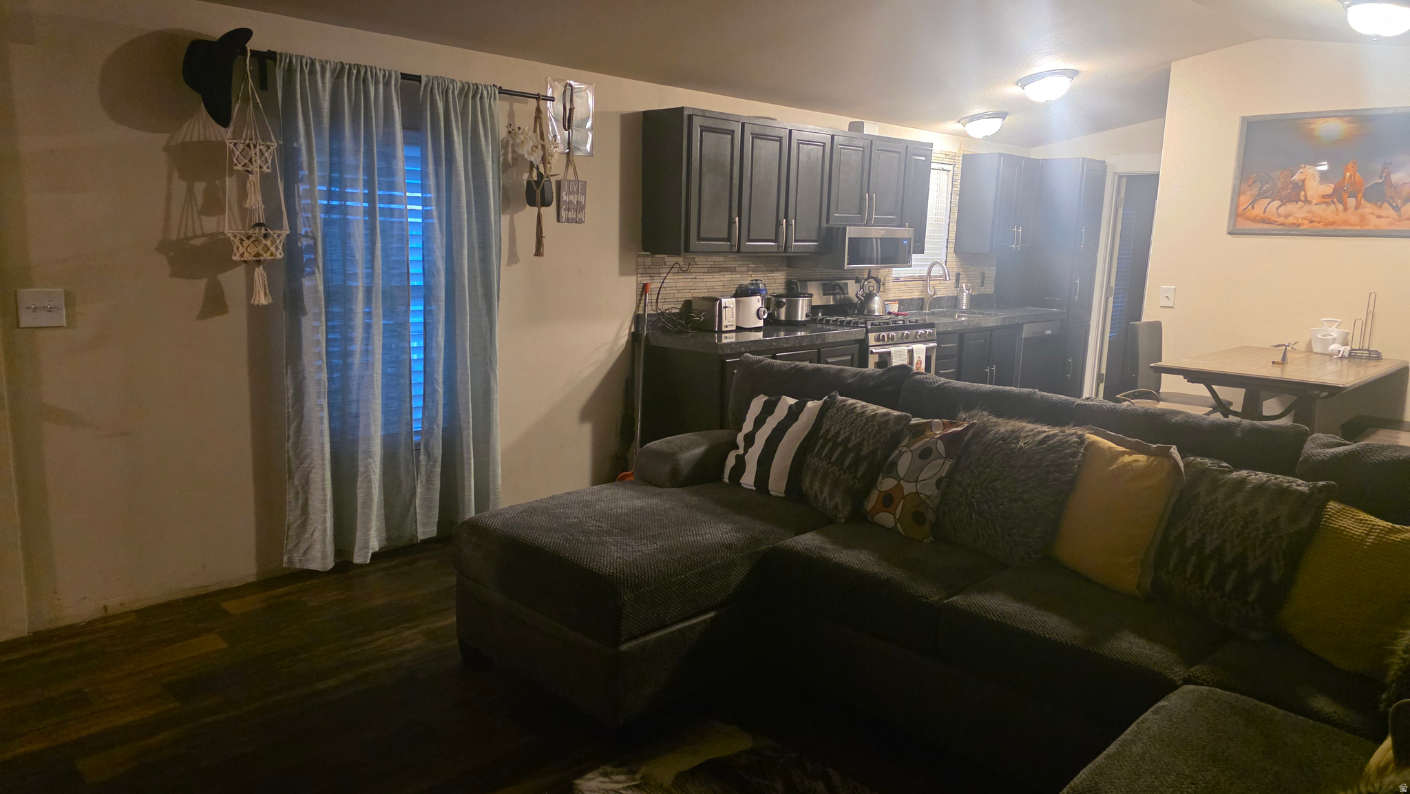 RIVERSIDE COMMUNITY - Residential