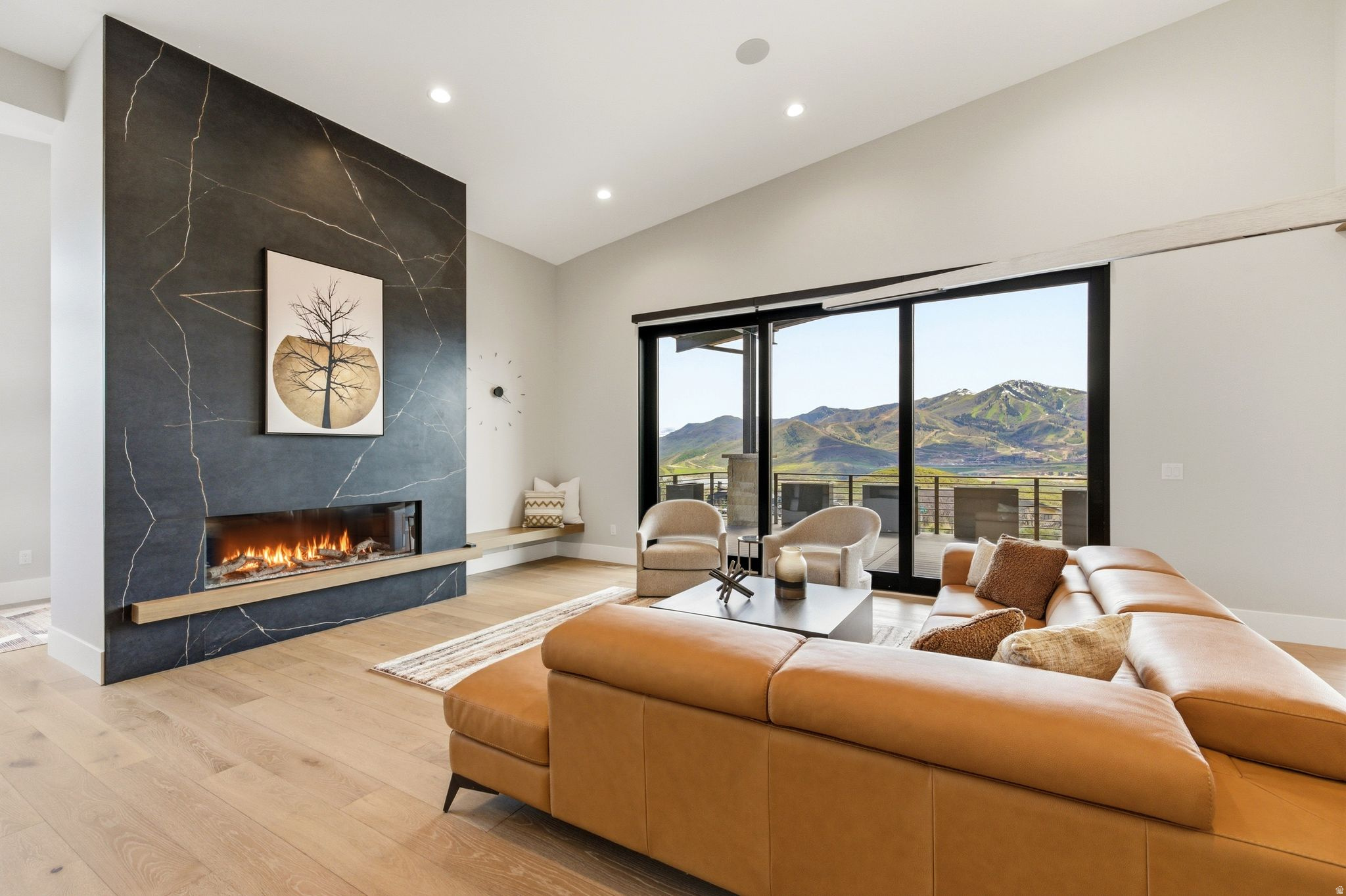 HIDEOUT CANYON - Residential