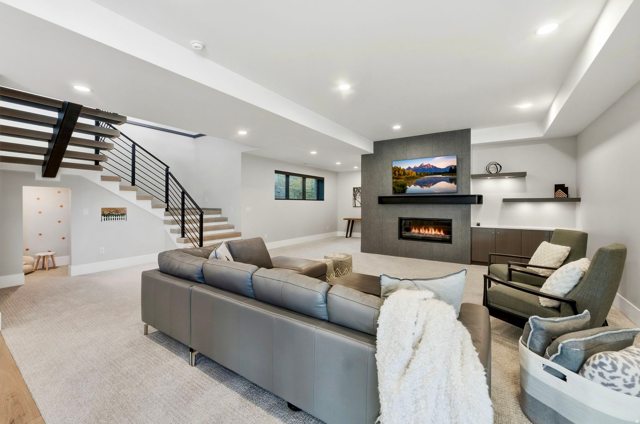 HIDEOUT CANYON - Residential
