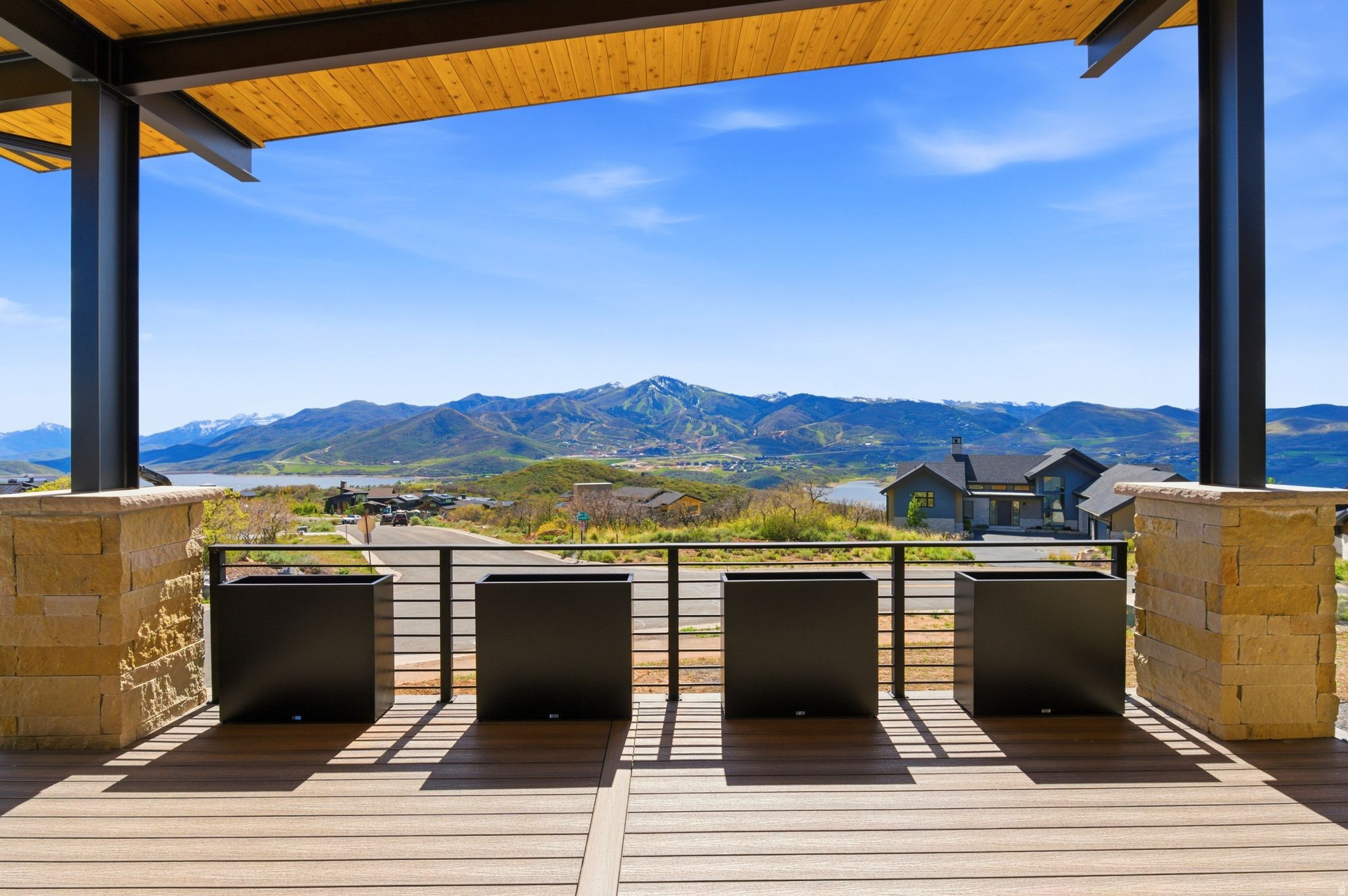 HIDEOUT CANYON - Residential