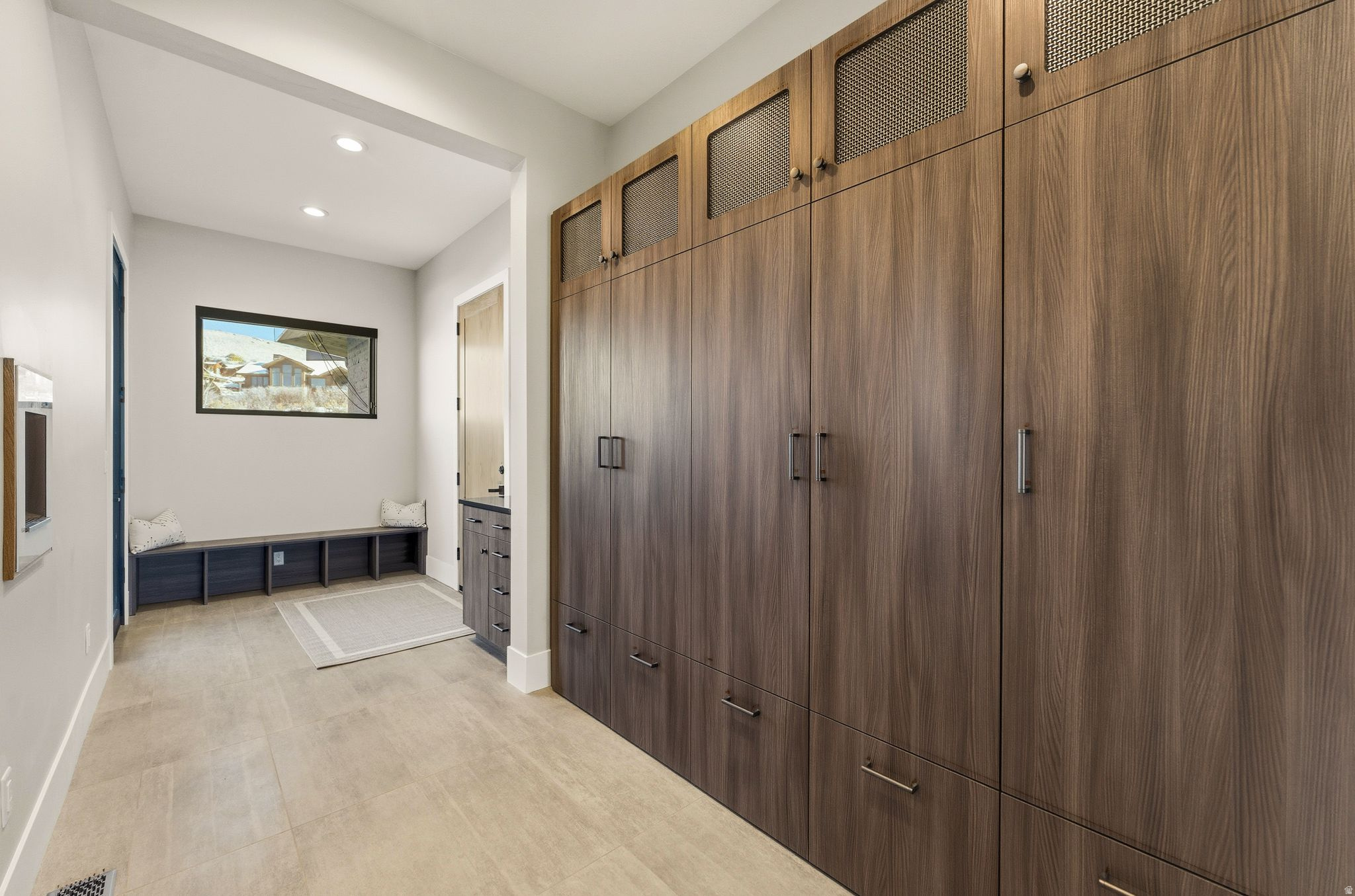 HIDEOUT CANYON - Residential