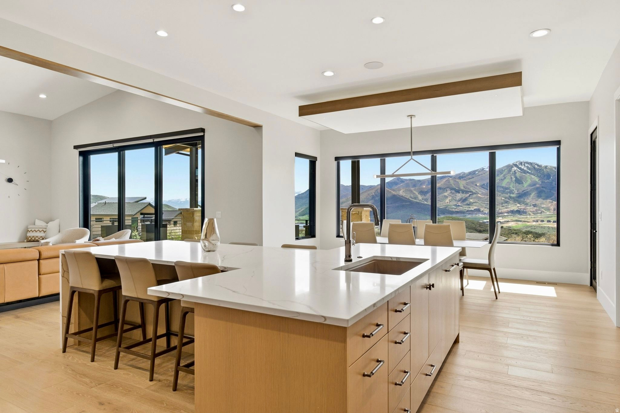 HIDEOUT CANYON - Residential