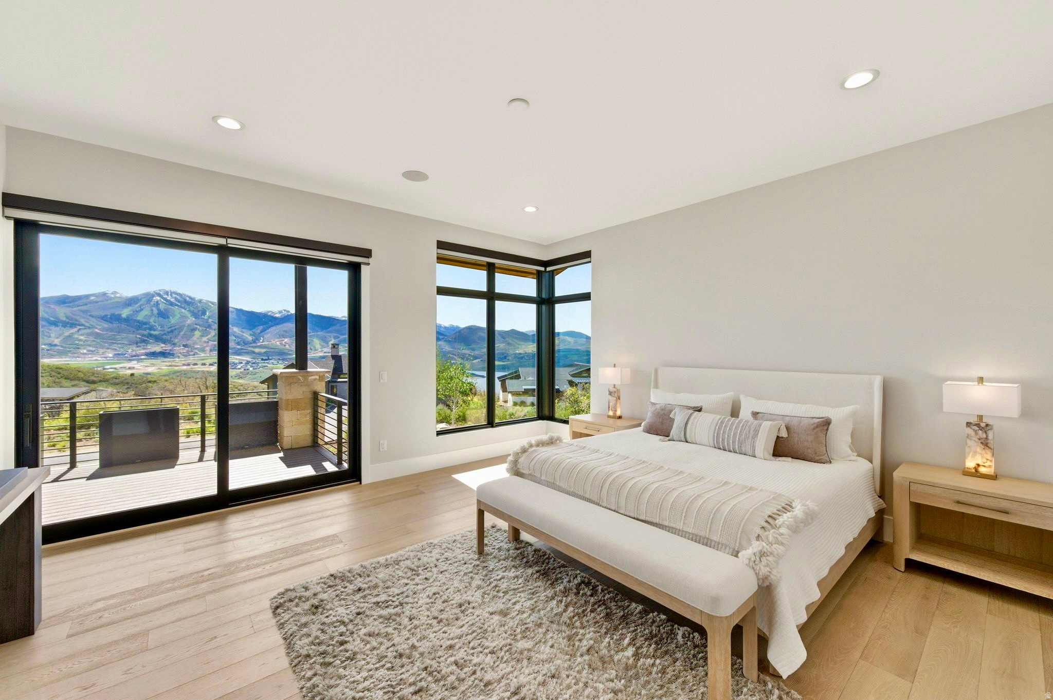 HIDEOUT CANYON - Residential
