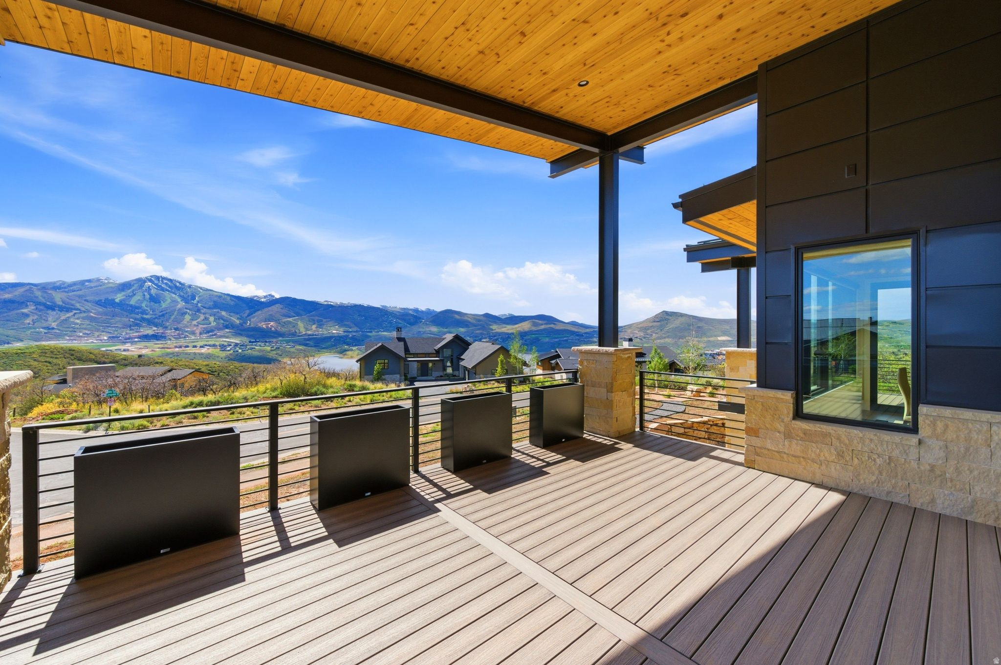HIDEOUT CANYON - Residential