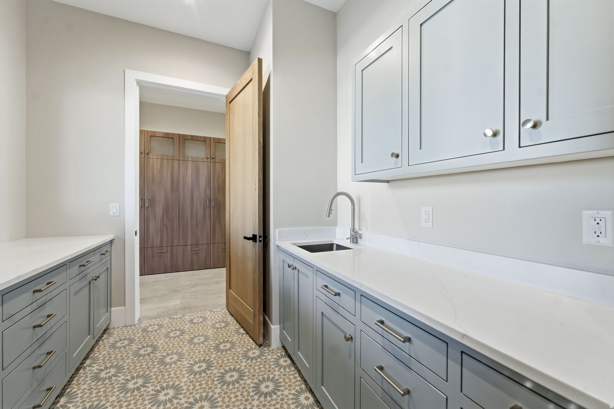 HIDEOUT CANYON - Residential