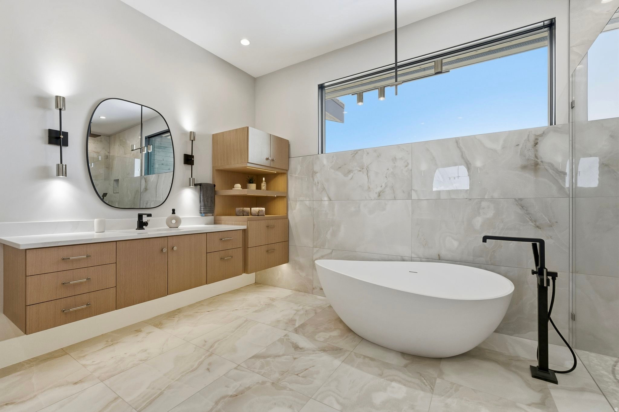 HIDEOUT CANYON - Residential