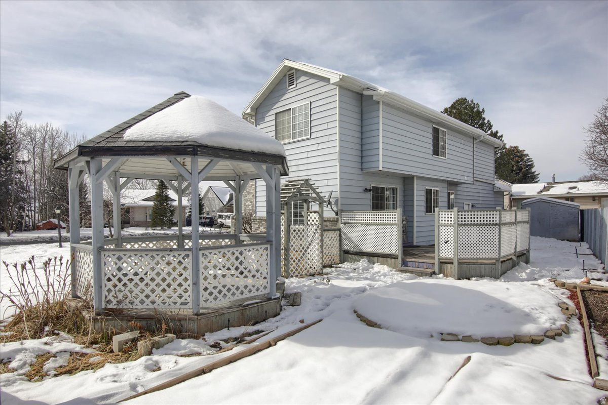 MOUNT LOGAN - Residential