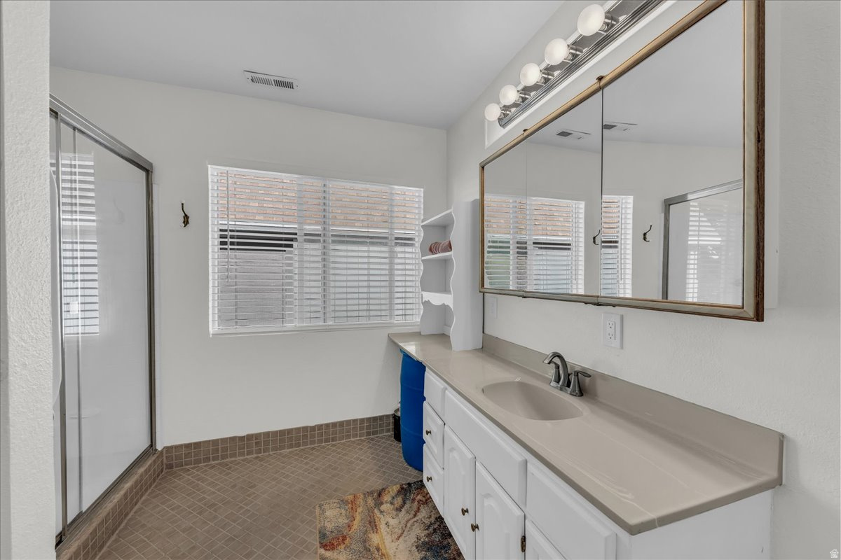 JCR MOBILE EST - Residential