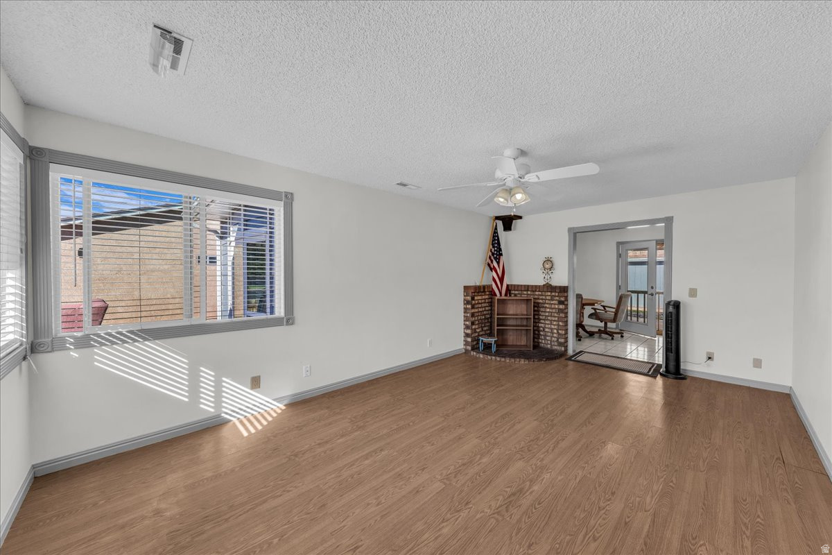 JCR MOBILE EST - Residential