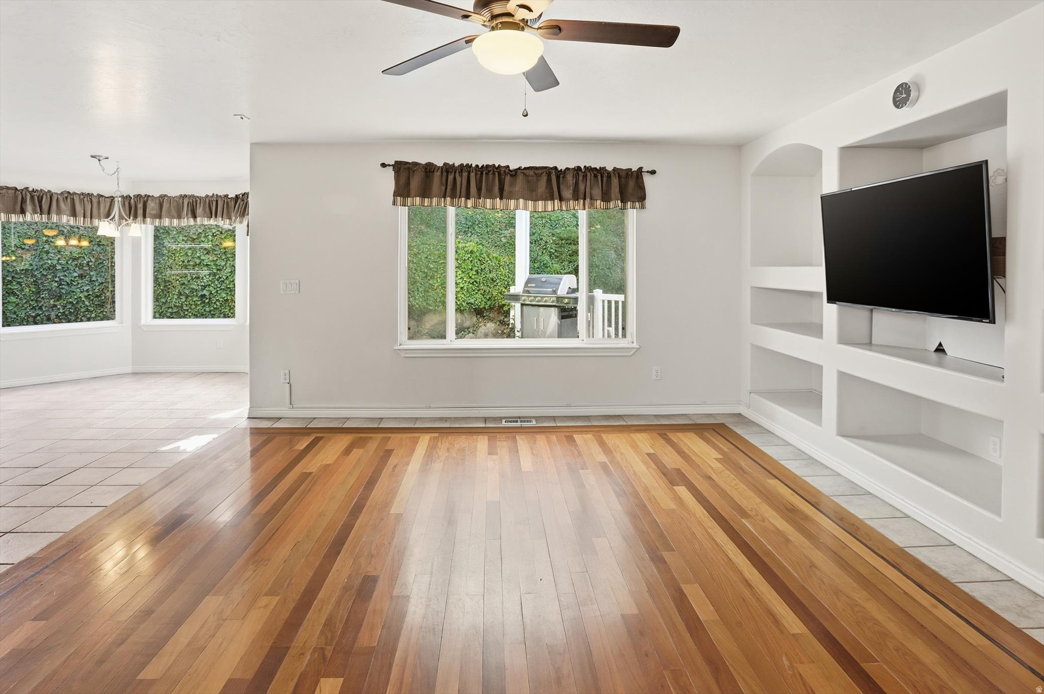 SOUTH MOUNTAIN - Residential