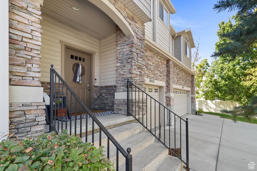 Charming 3-Bedroom, 2.5 Bath Townhome with modern upgrades and private backyard. This home offers comfort, convenience, and updates throughout. The open-concept layout flows seamlessly into a well-appointed kitchen and ample cabinet space.  Upstairs, you'll find a convenient laundry area and a spacious primary suite with a walk-in closet, double sink vanity, and garden tub. This  move-in ready home combines functionality with comfort, perfect for anyone seeking low-maintenance living in a desirable neighborhood and easy freeway access.