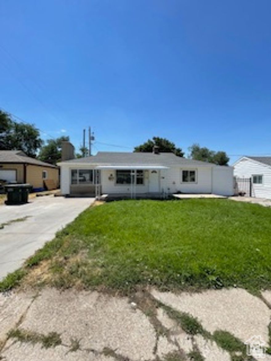 Newly remodeled and move in ready! Upgrades include Kitchen Cabinets, Quartz Countertops, Stainless Steel Appliances, Carpet, Tile Fresh Paint, Updated Kitchen and Bathroom and much more.