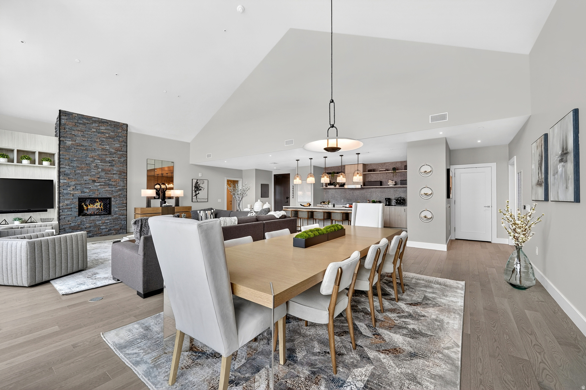 RESIDENCES AT THE GRAND HYATT - Residential