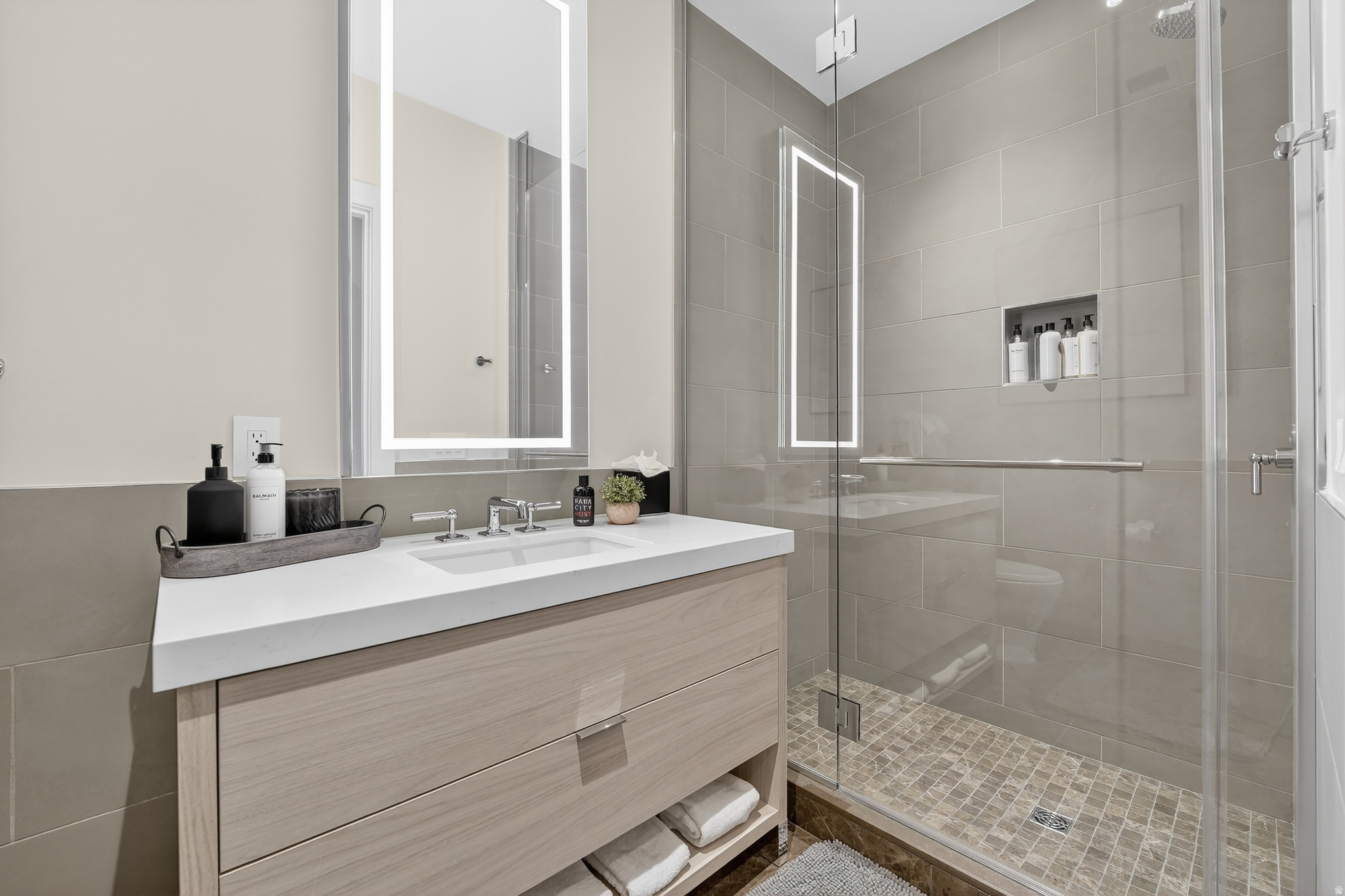 RESIDENCES AT THE GRAND HYATT - Residential