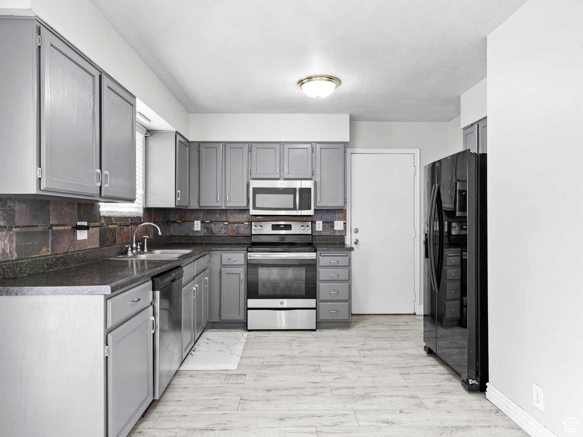 2960 S Putnam Dr, West Valley City, Utah image 10