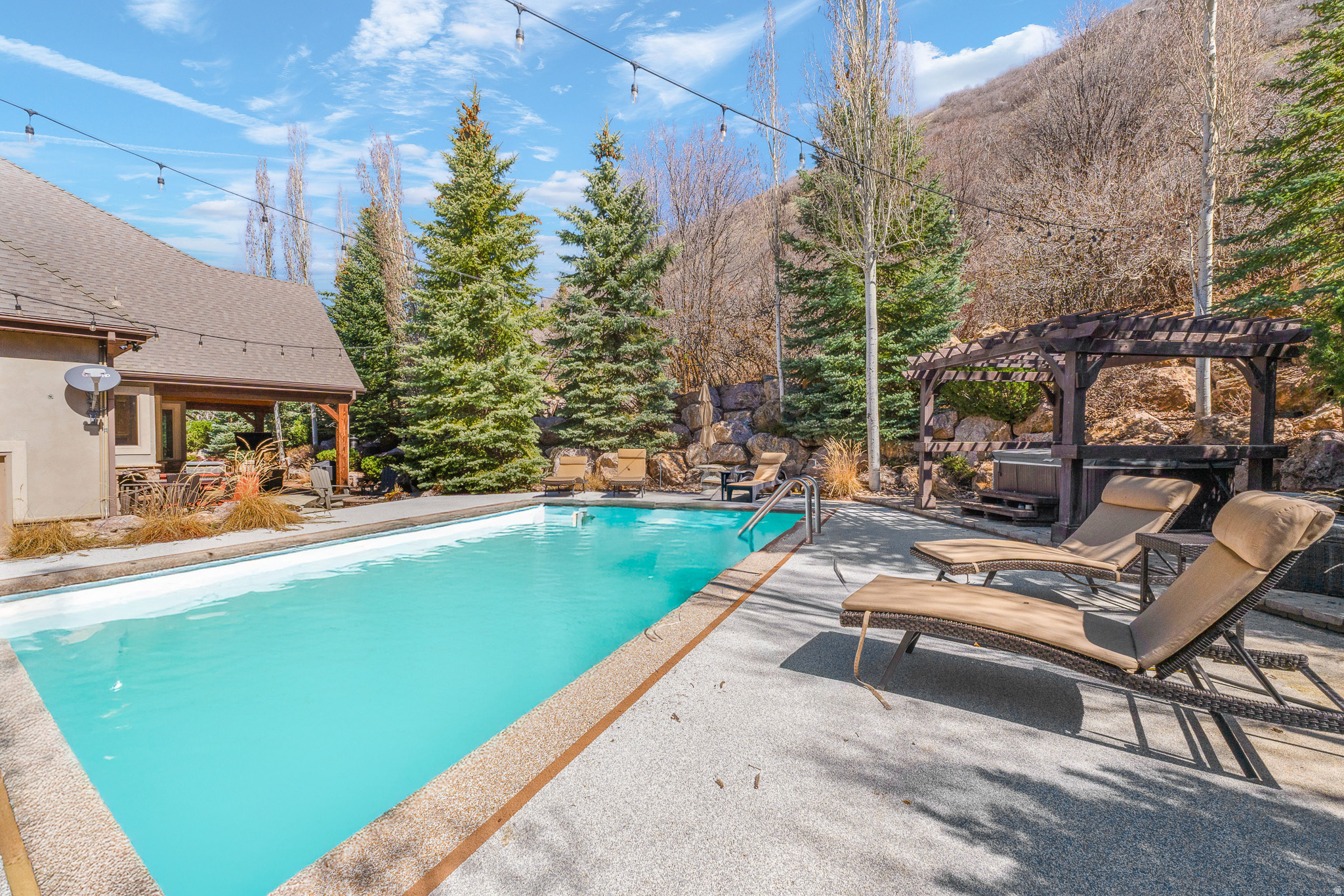 LAYTON RIDGES - Residential