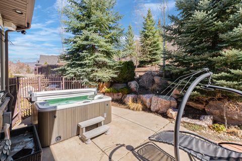 Tiny photo for 3532 N LAYTON RIDGE DR, Layton, UT 84040 (MLS # 2144952)