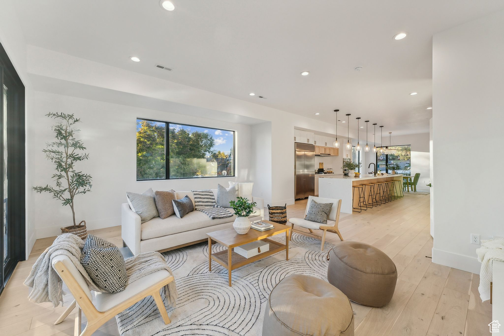 3RD AVENUE TOWNHOMES - Residential