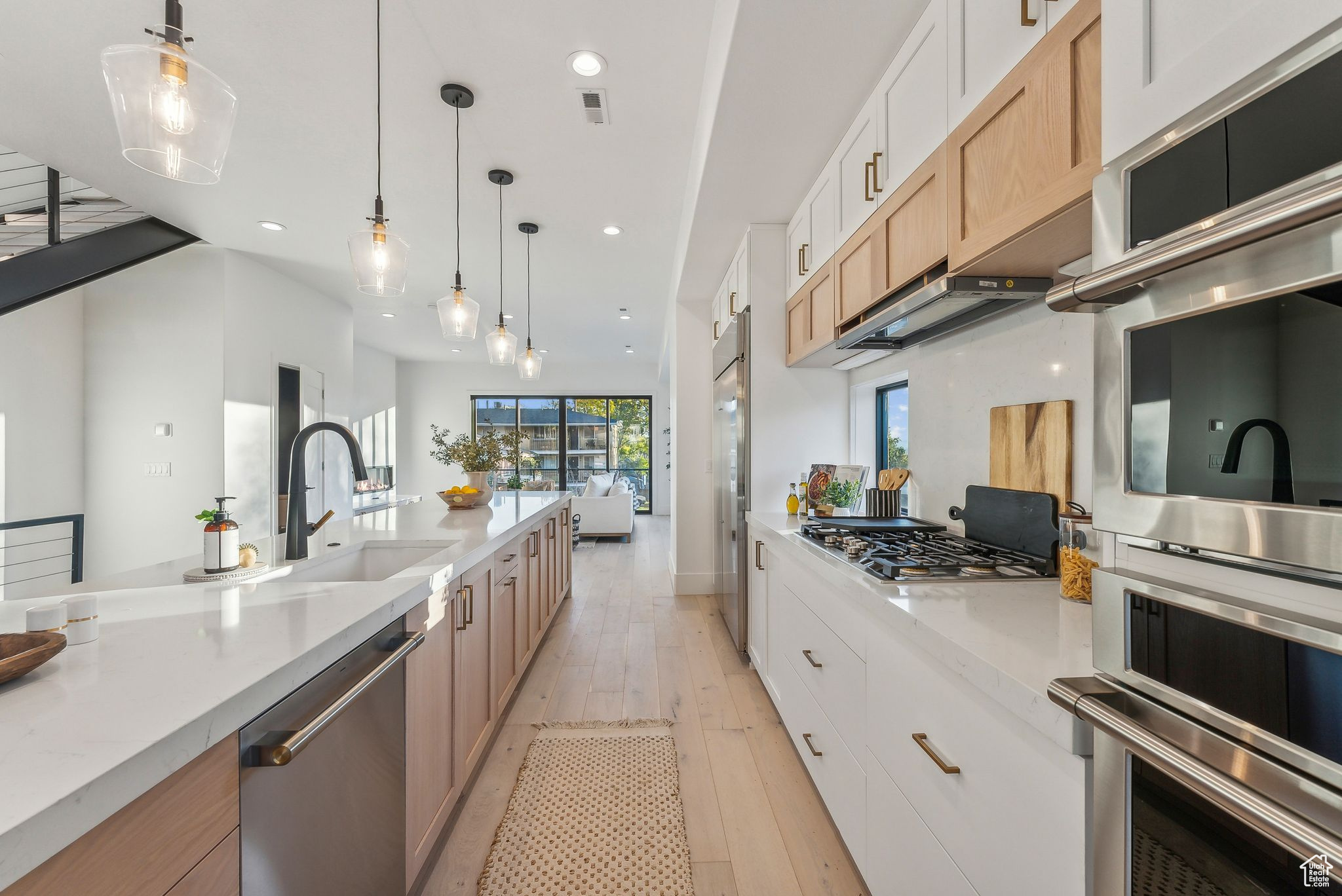 3RD AVENUE TOWNHOMES - Residential