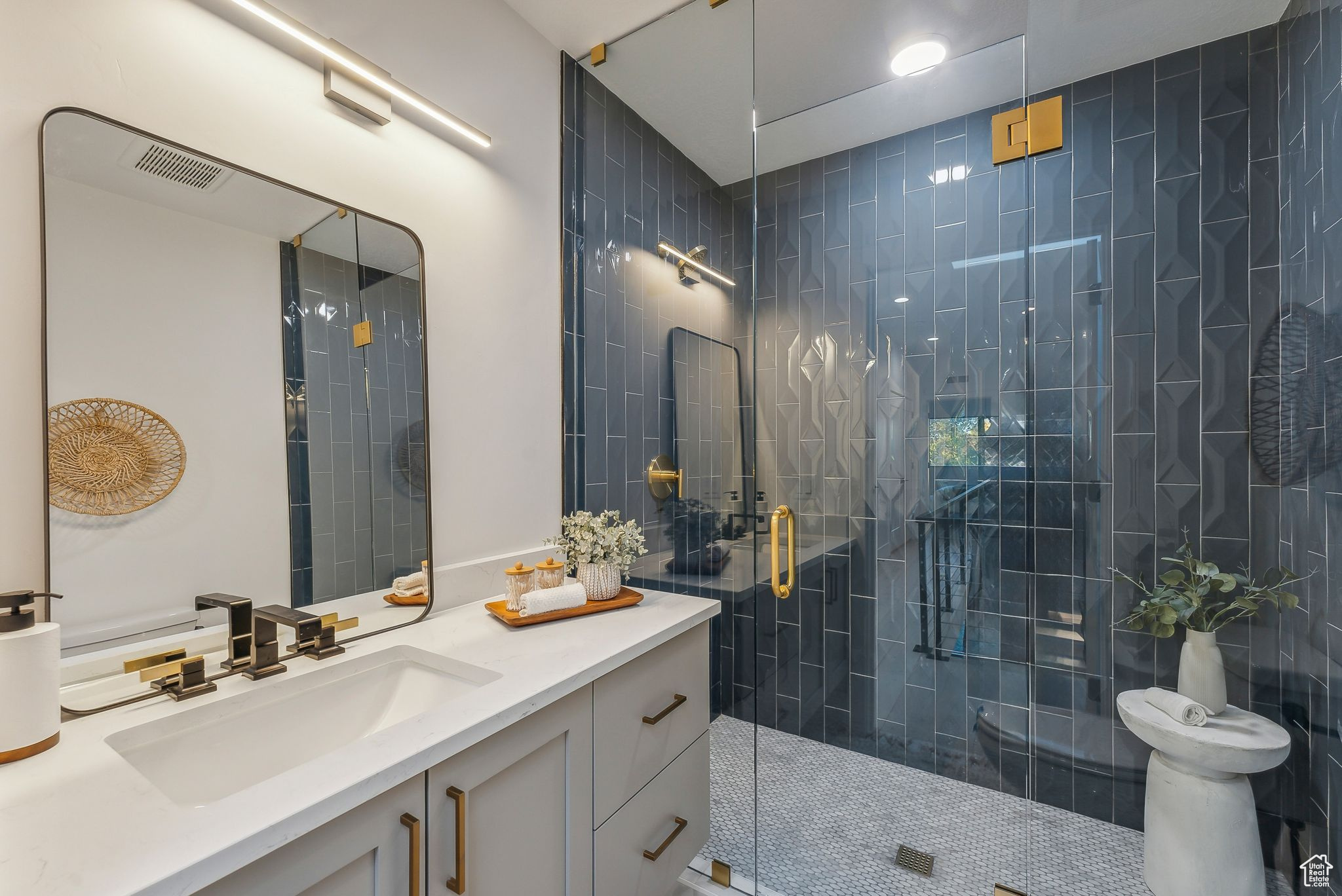 3RD AVENUE TOWNHOMES - Residential