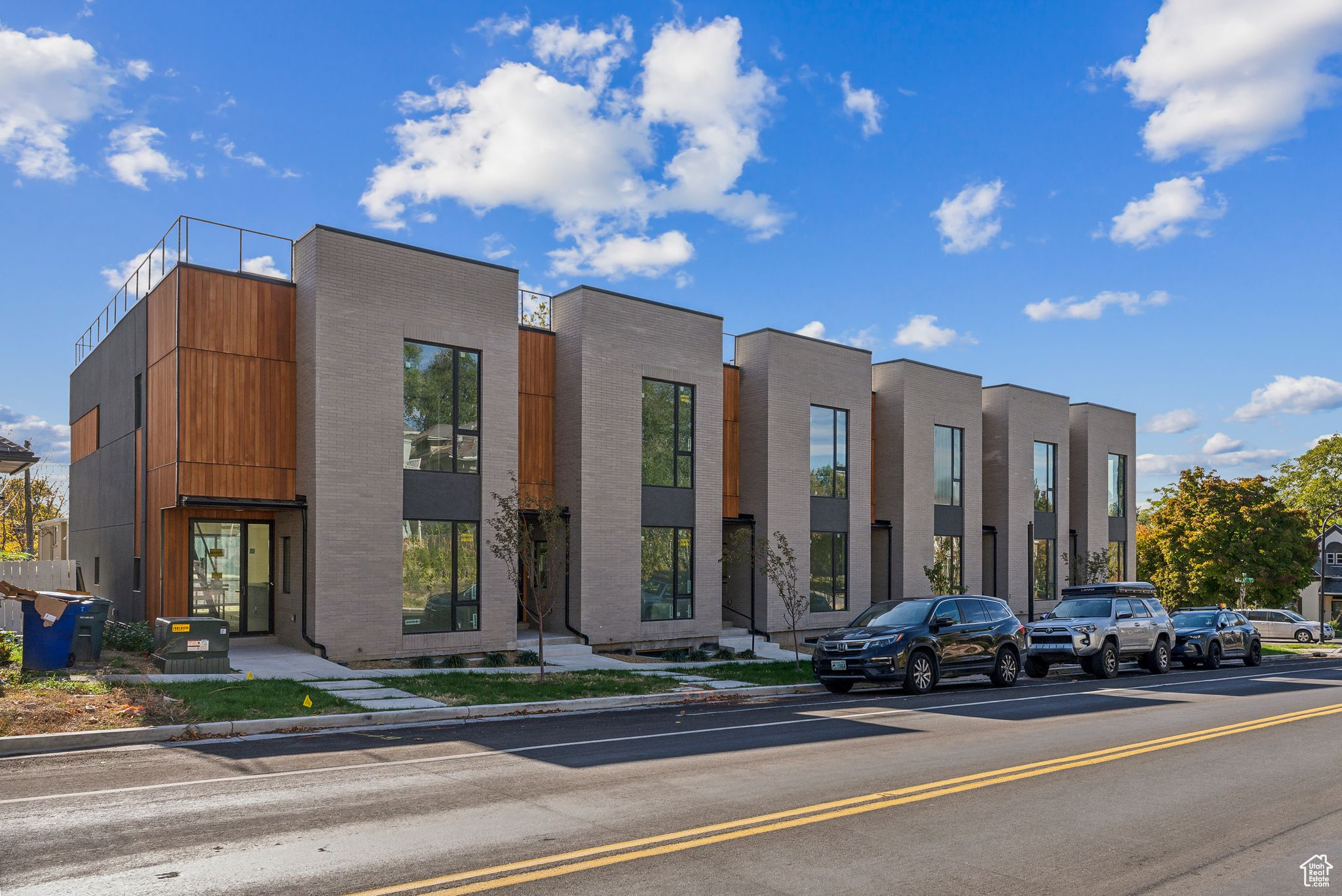 860 E 3RD AVE 6