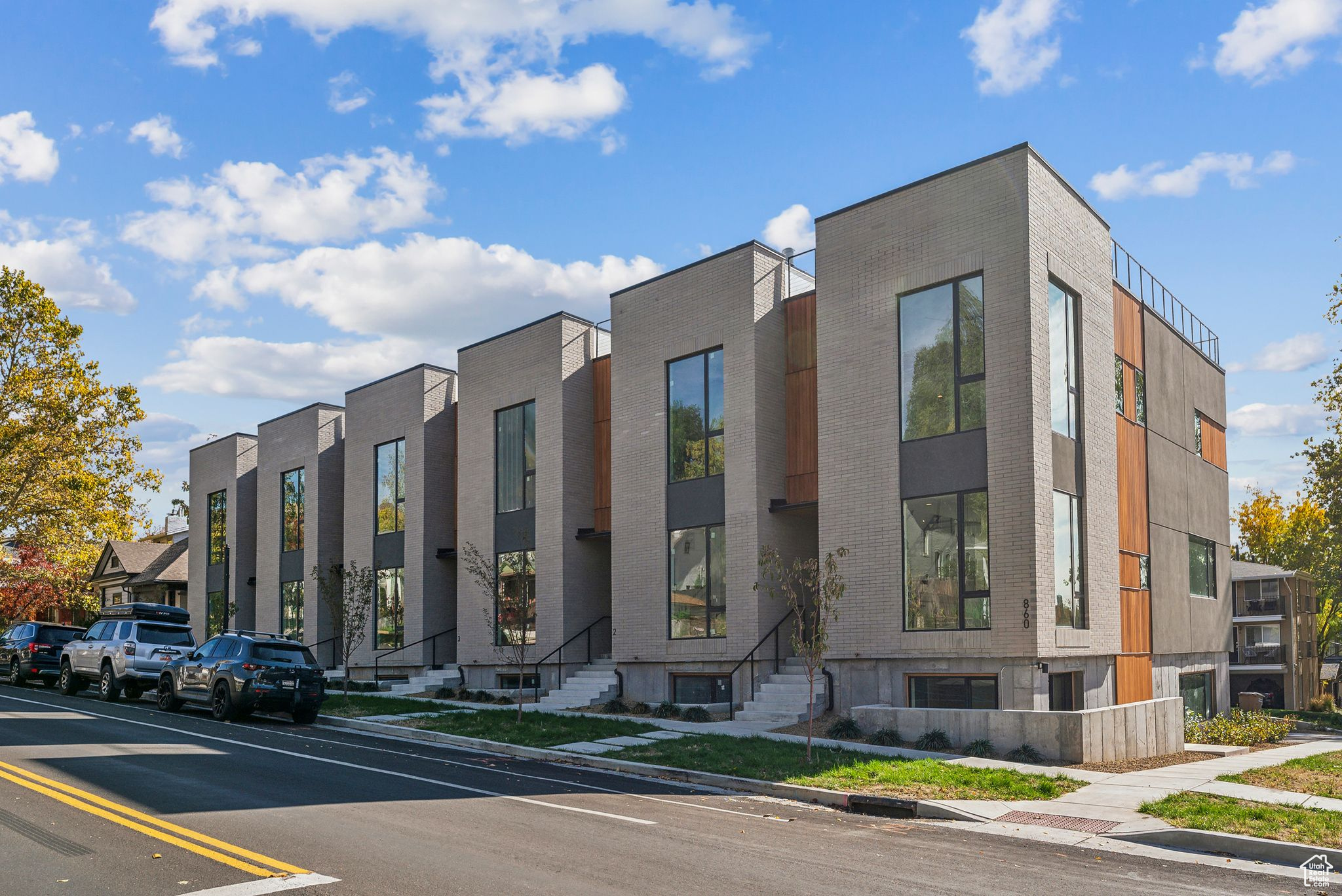860 E 3RD AVE 6