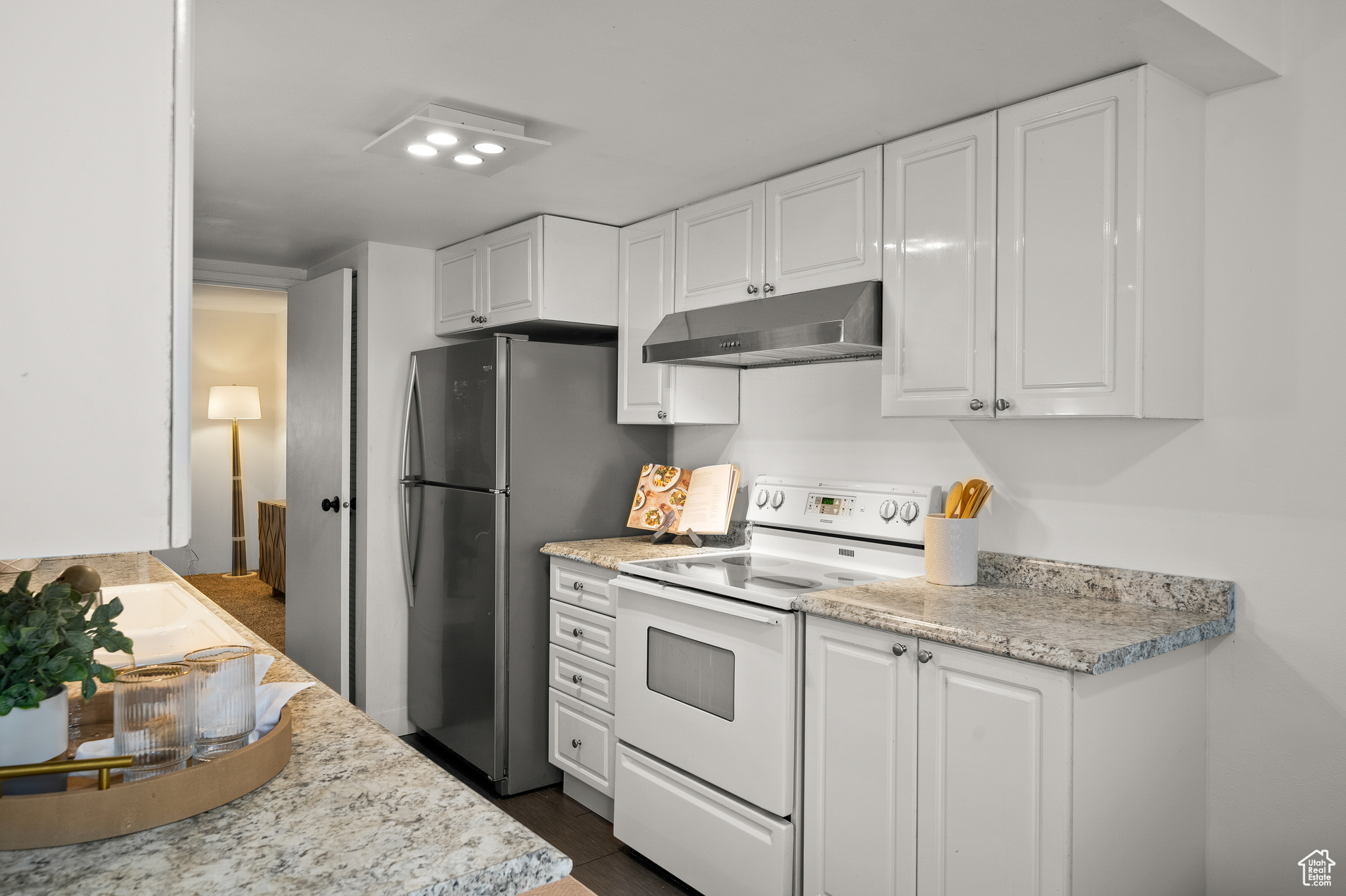 HIDDEN LAKE CONDM - Residential