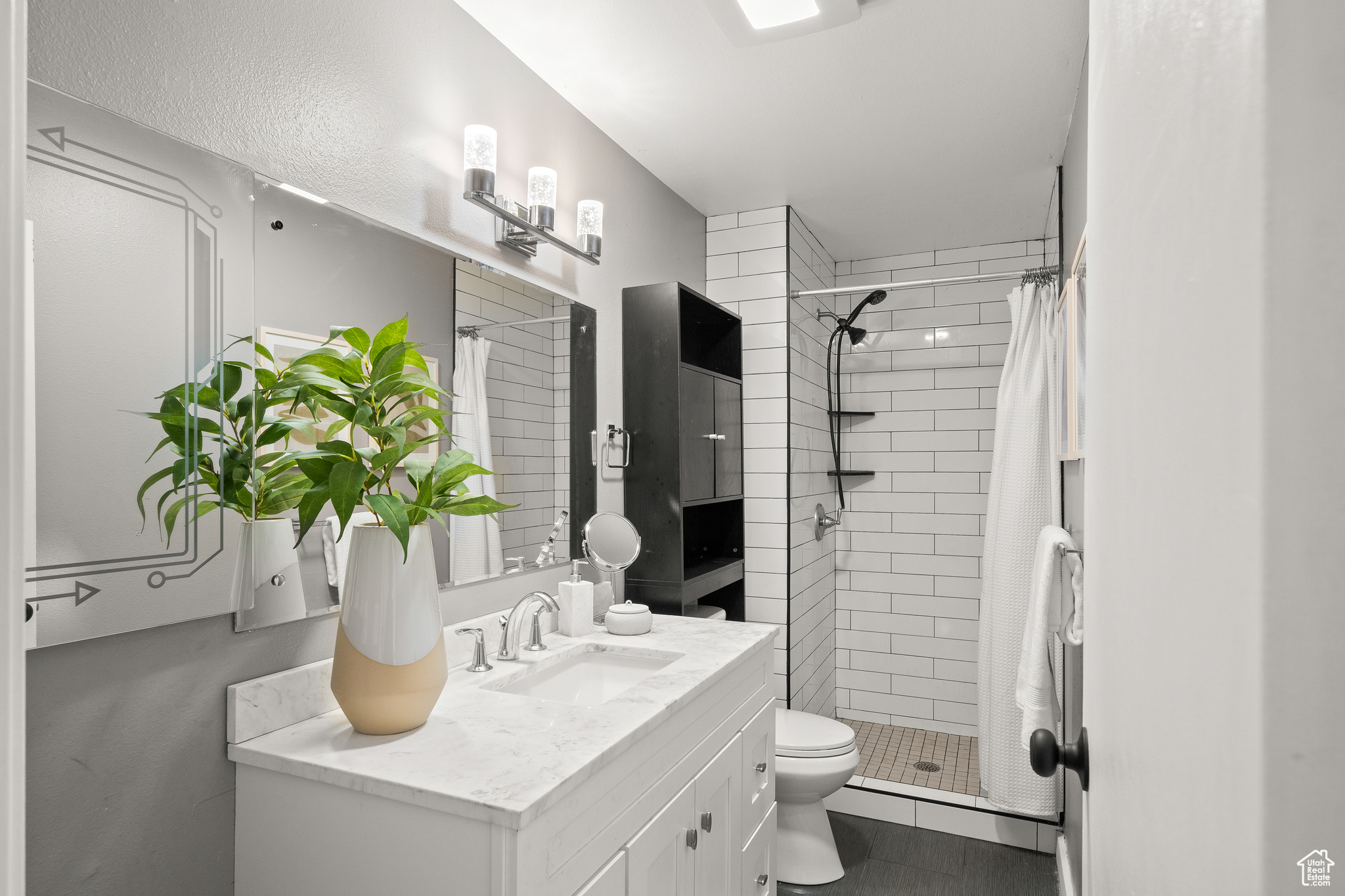 HIDDEN LAKE CONDM - Residential