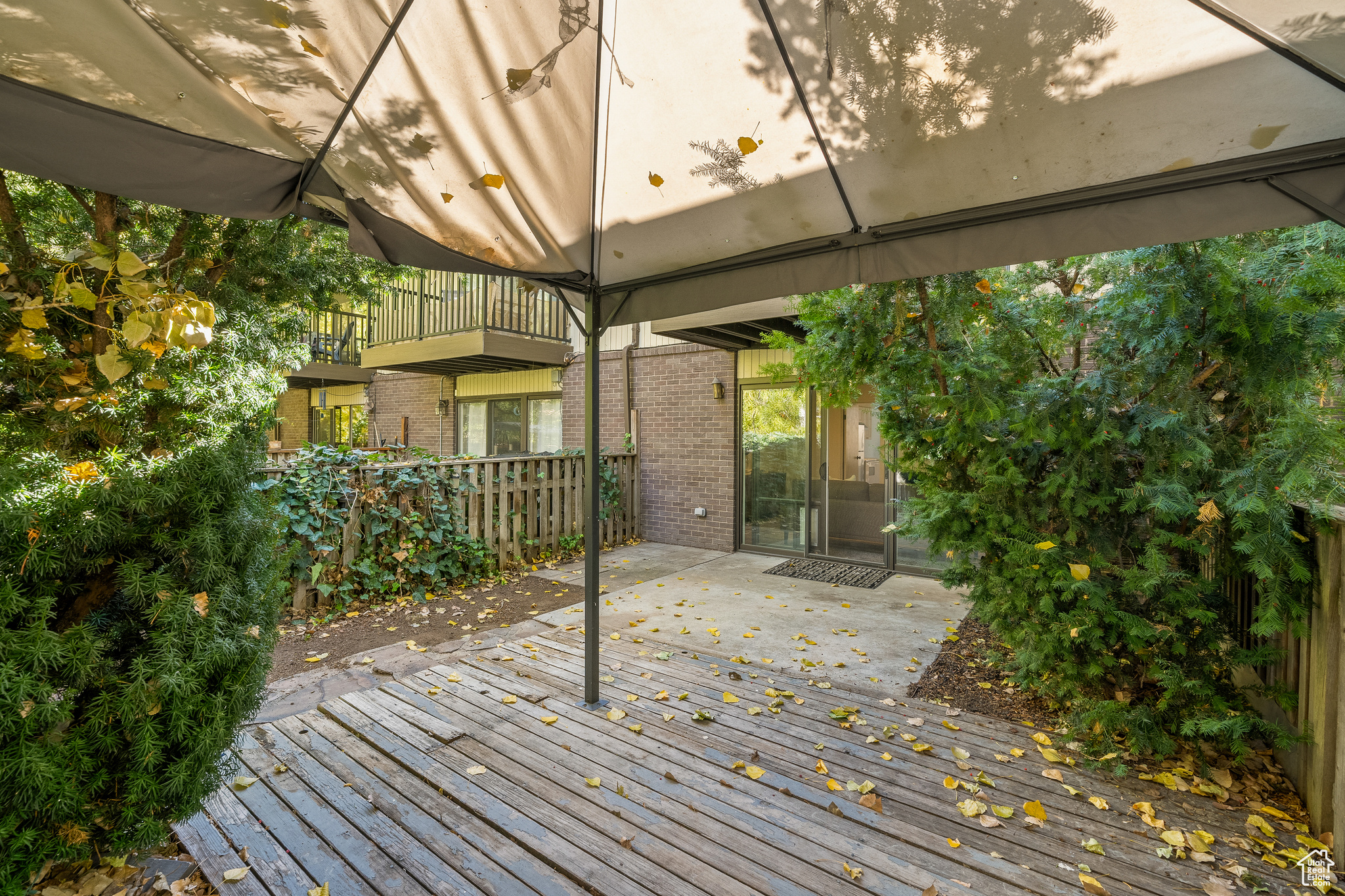 HIDDEN LAKE CONDM - Residential