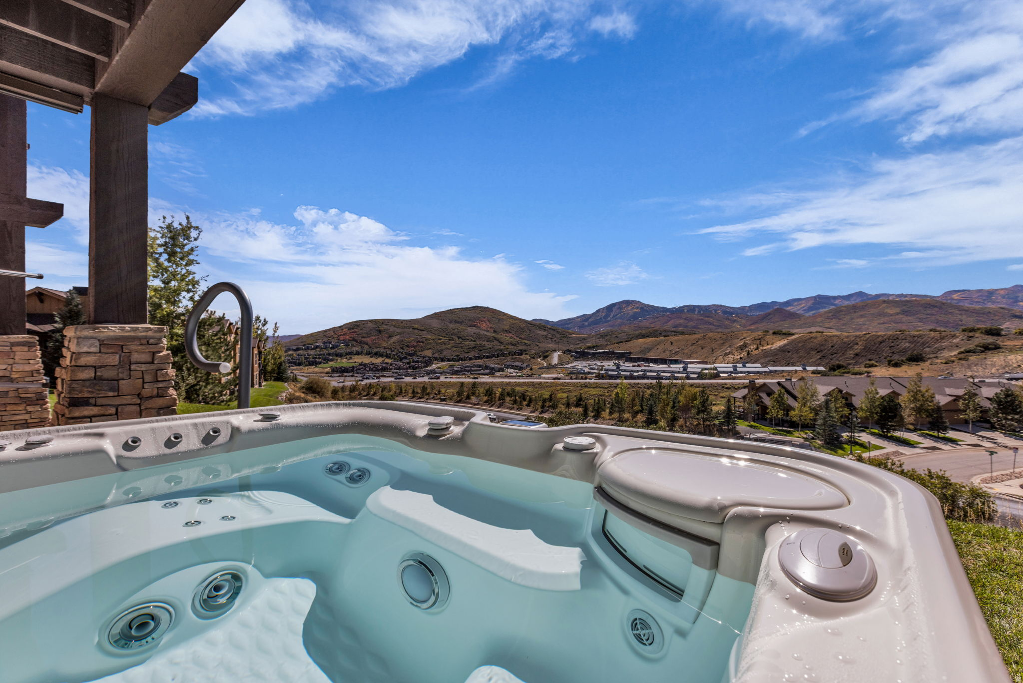 IROQUOIS - Residential