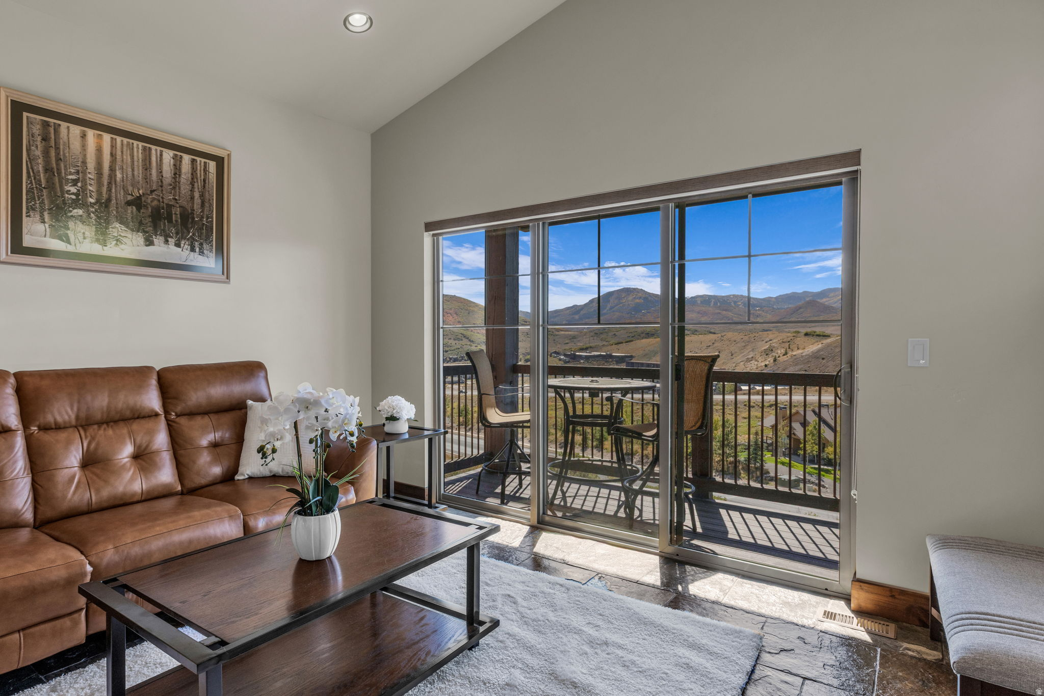 IROQUOIS - Residential