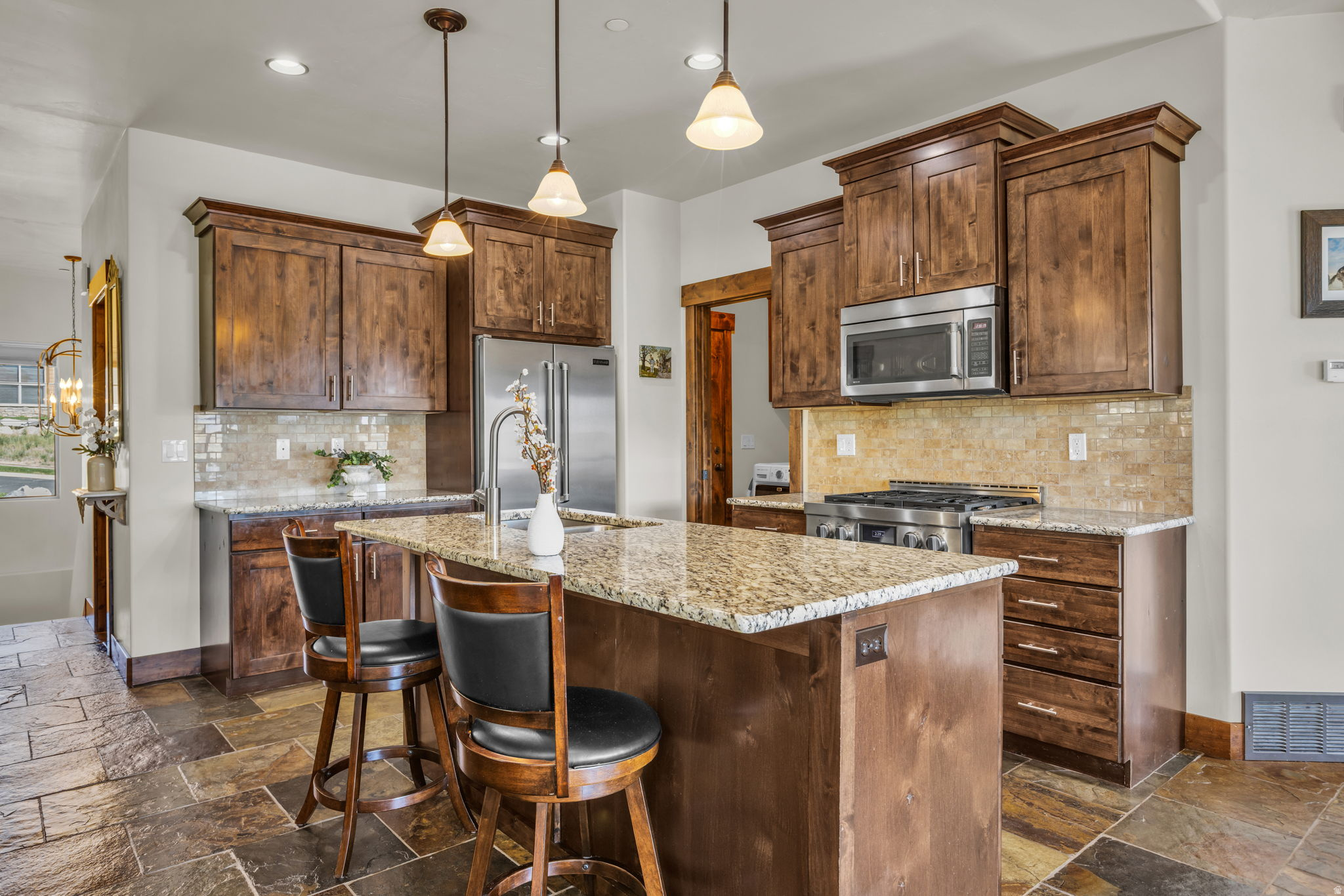 IROQUOIS - Residential