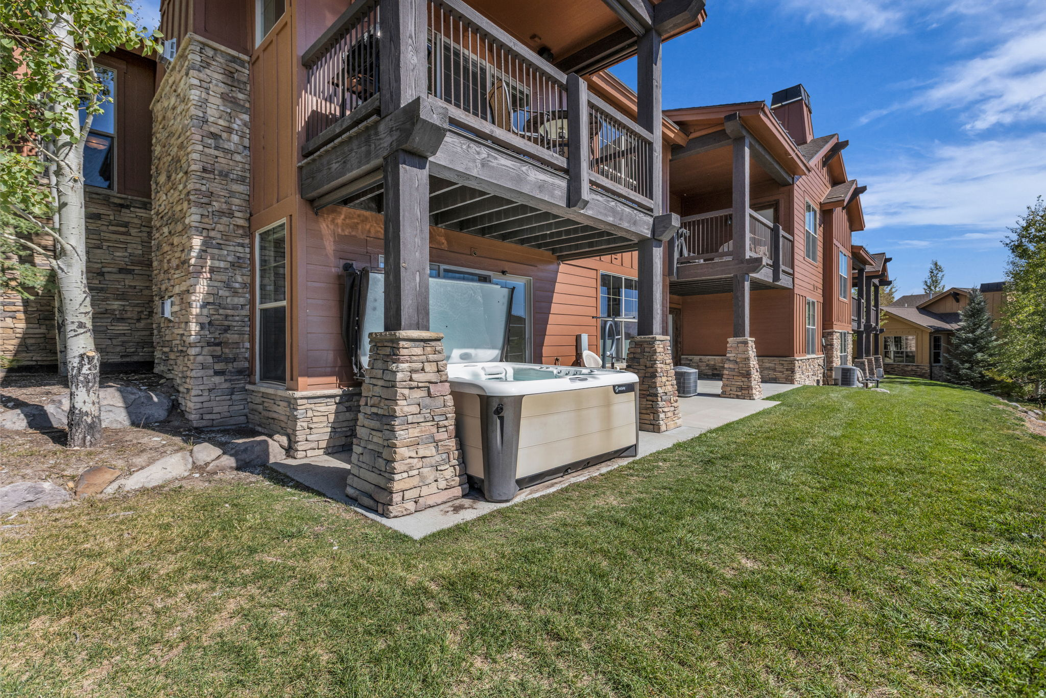 IROQUOIS - Residential