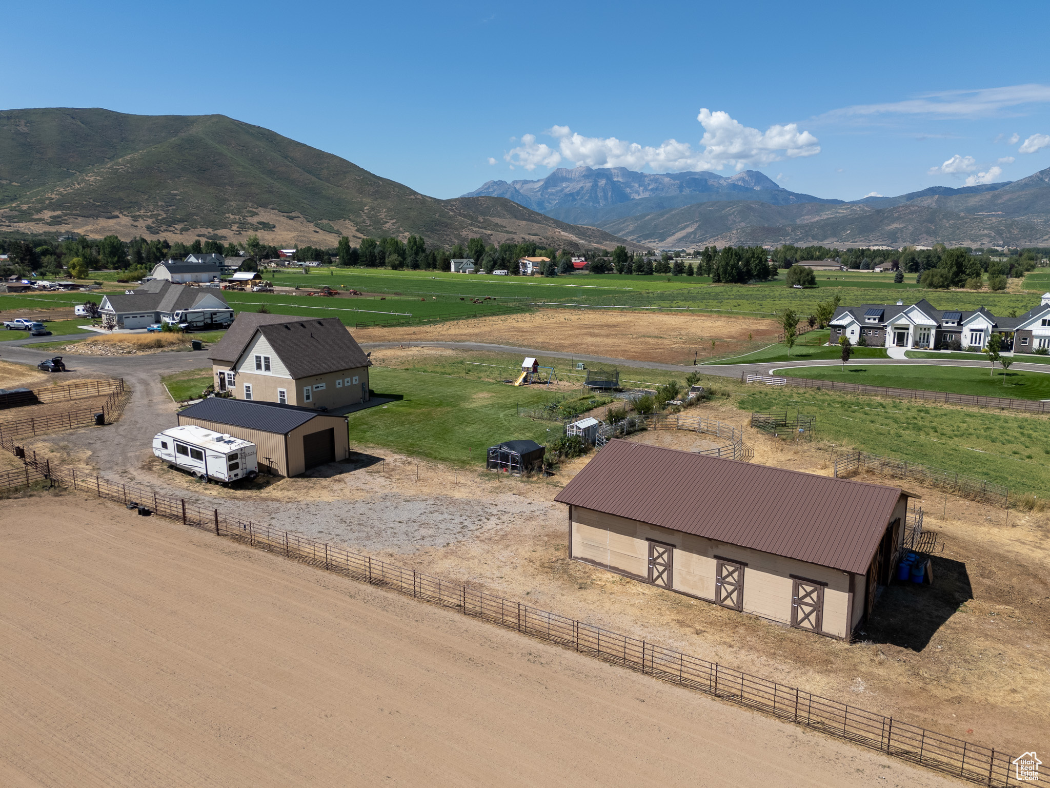 THREE FARM ESTATES - Residential