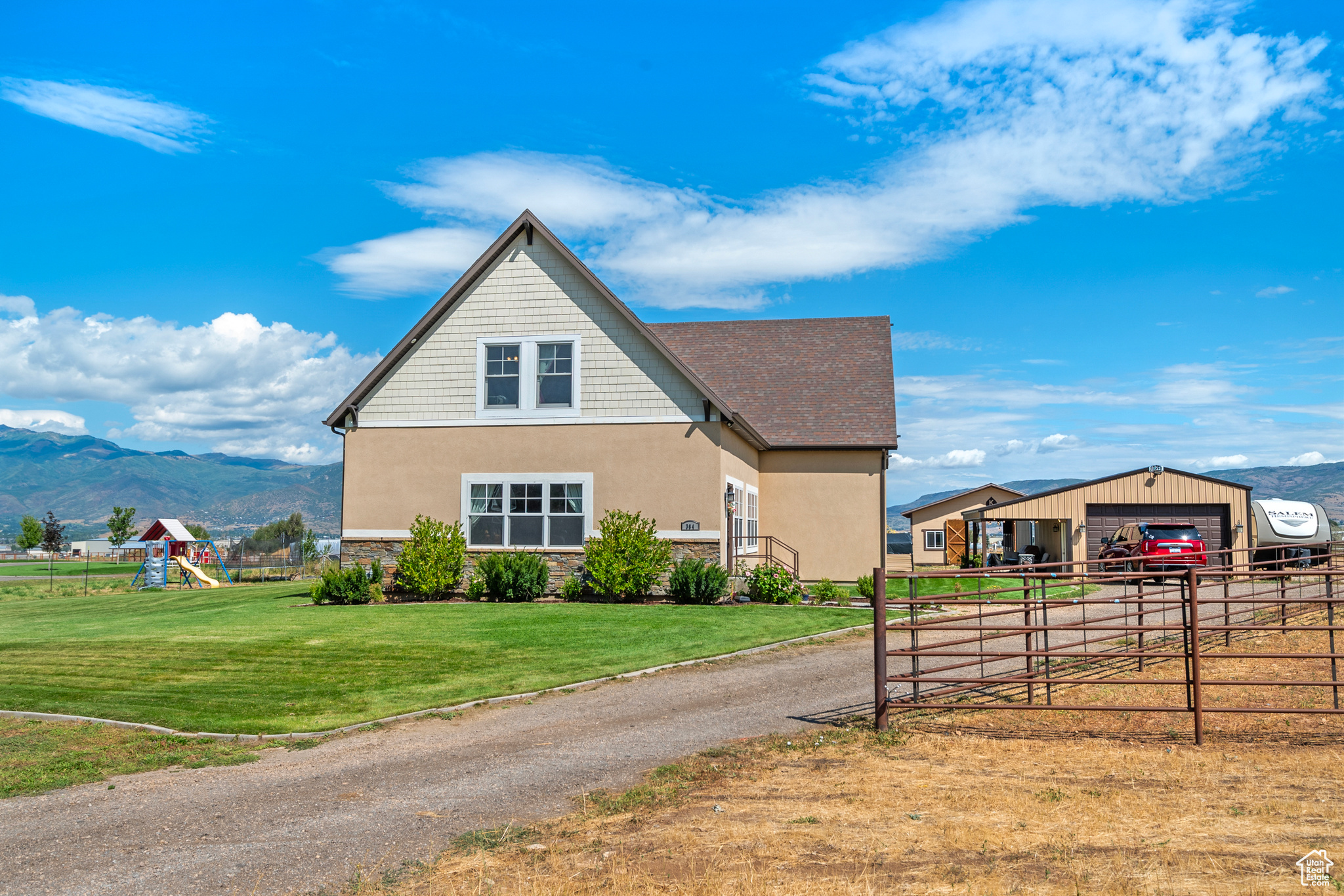 THREE FARM ESTATES - Residential