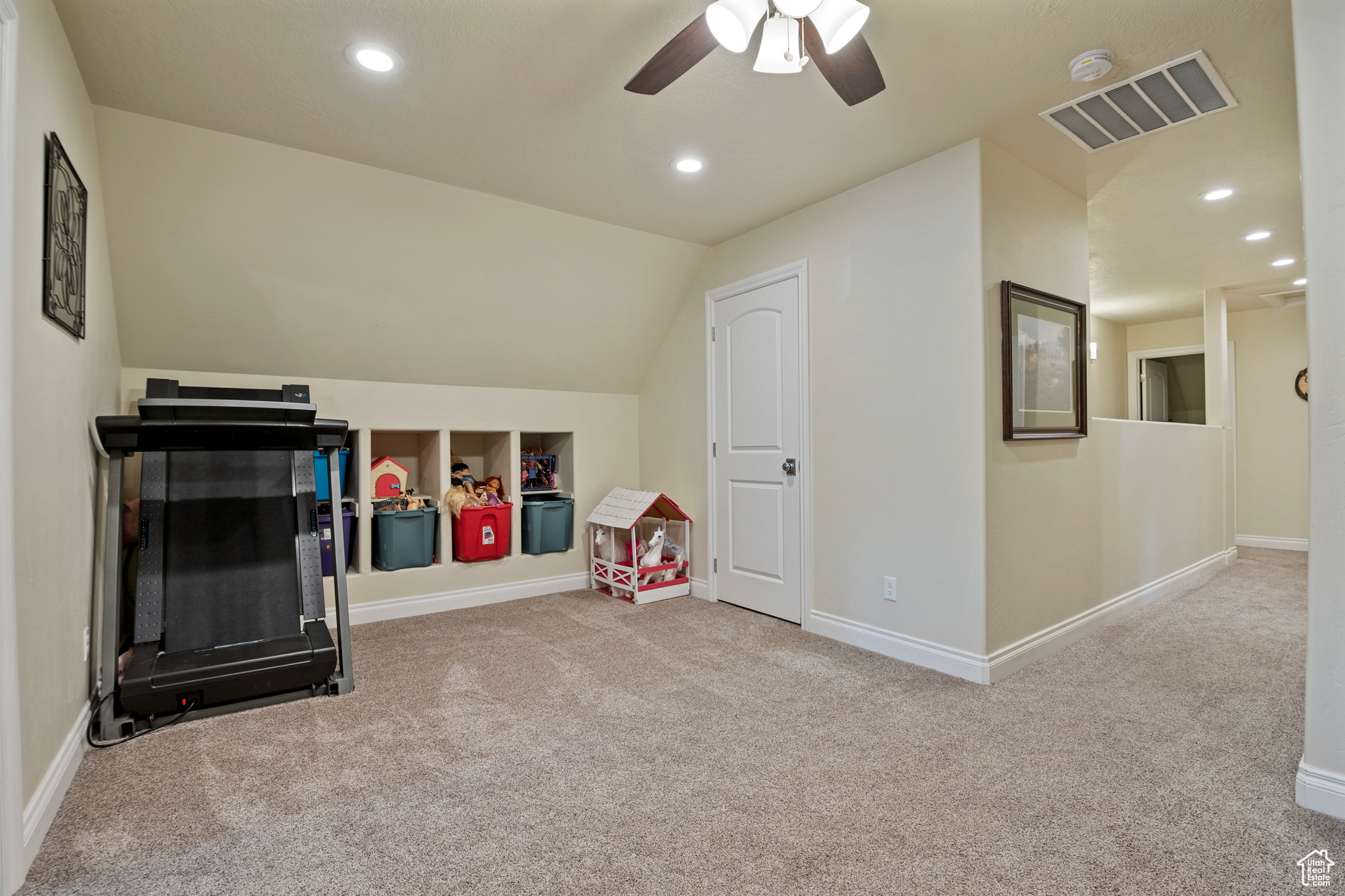 THREE FARM ESTATES - Residential